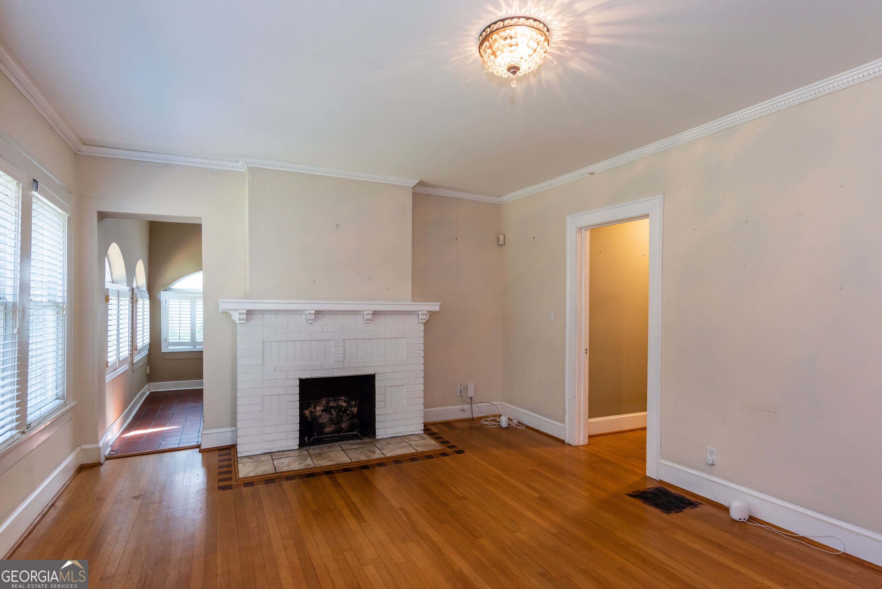 727 Yorkshire Road Ne Property Photo 6