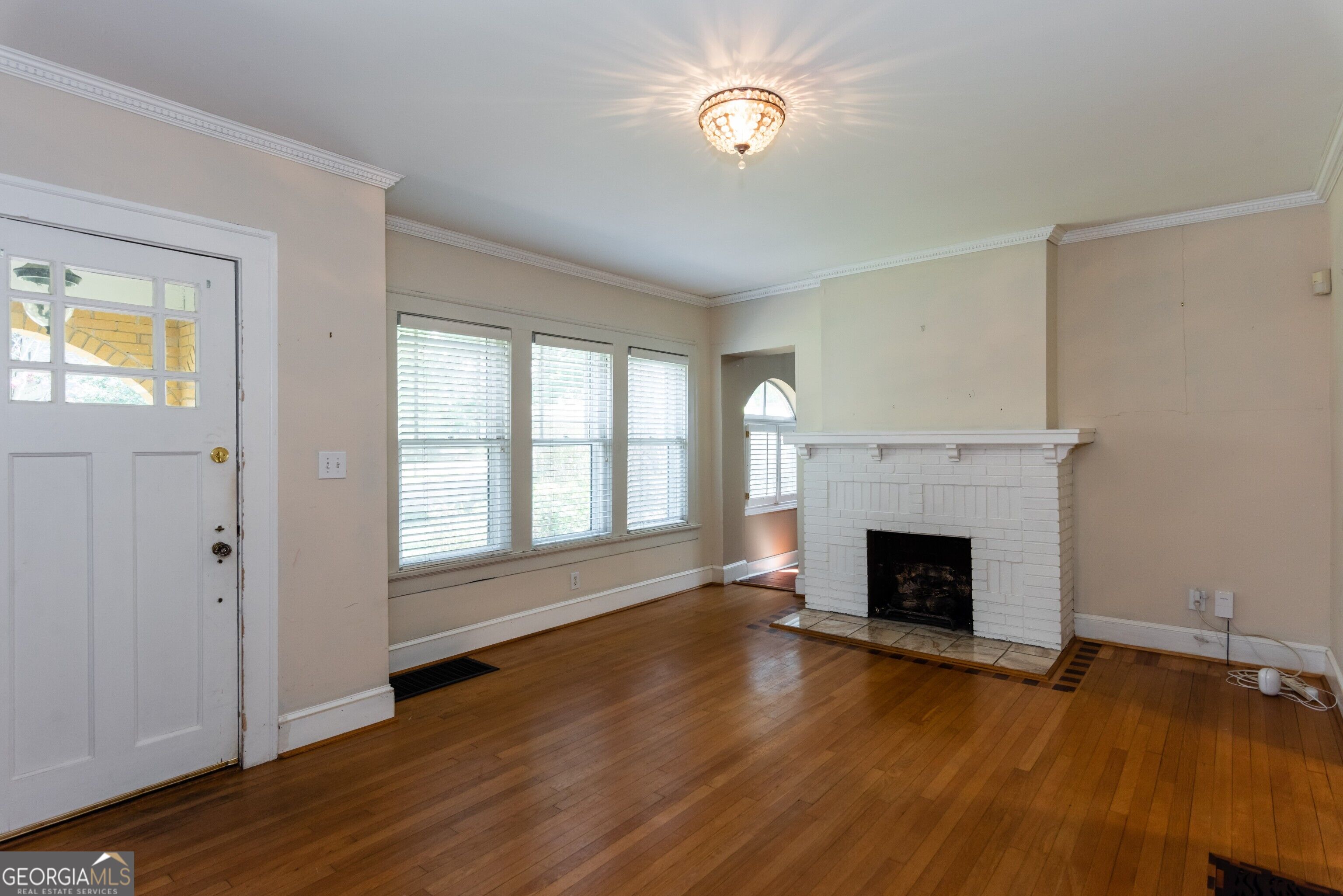 727 Yorkshire Road Ne Property Photo 7