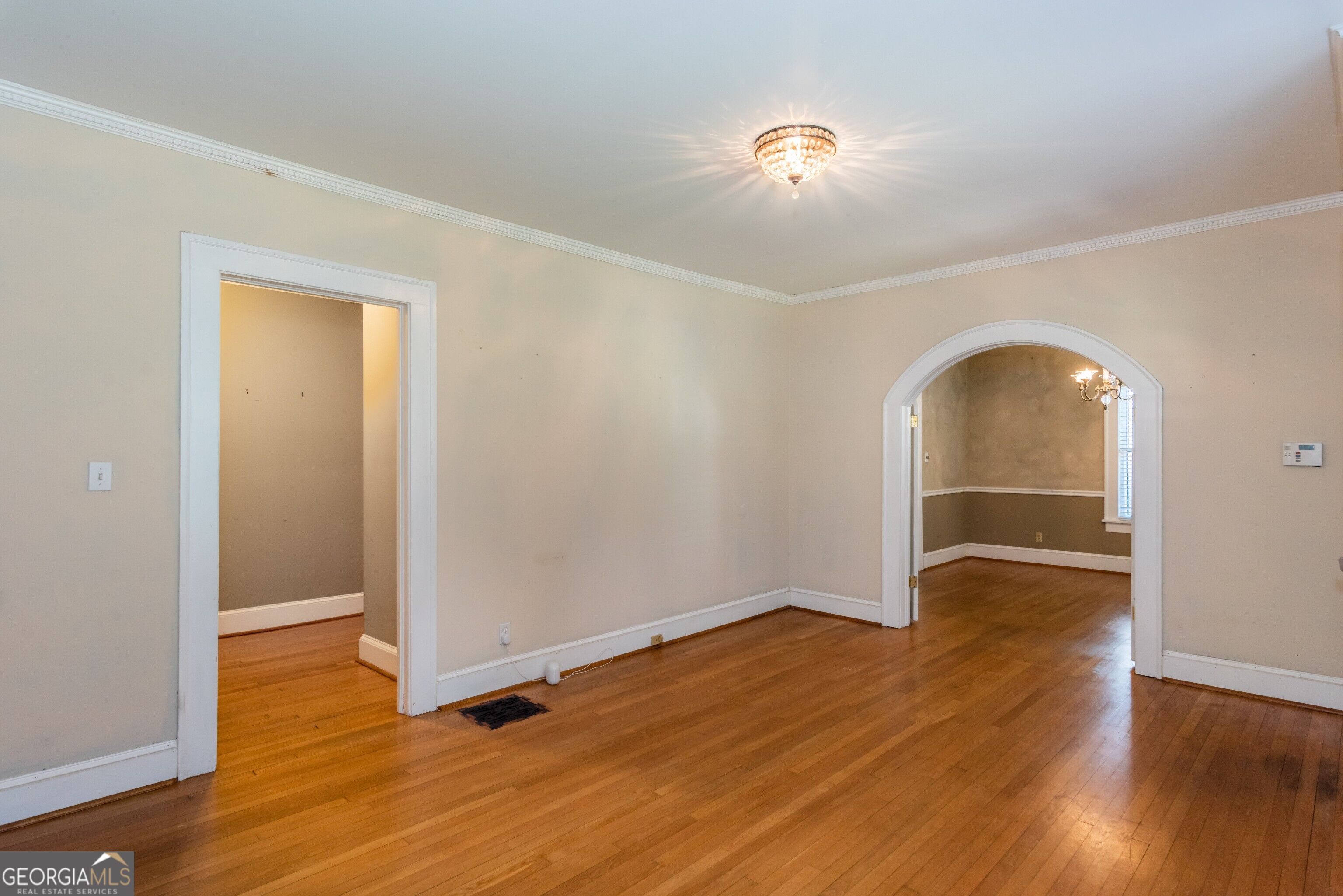 727 Yorkshire Road Ne Property Photo 9