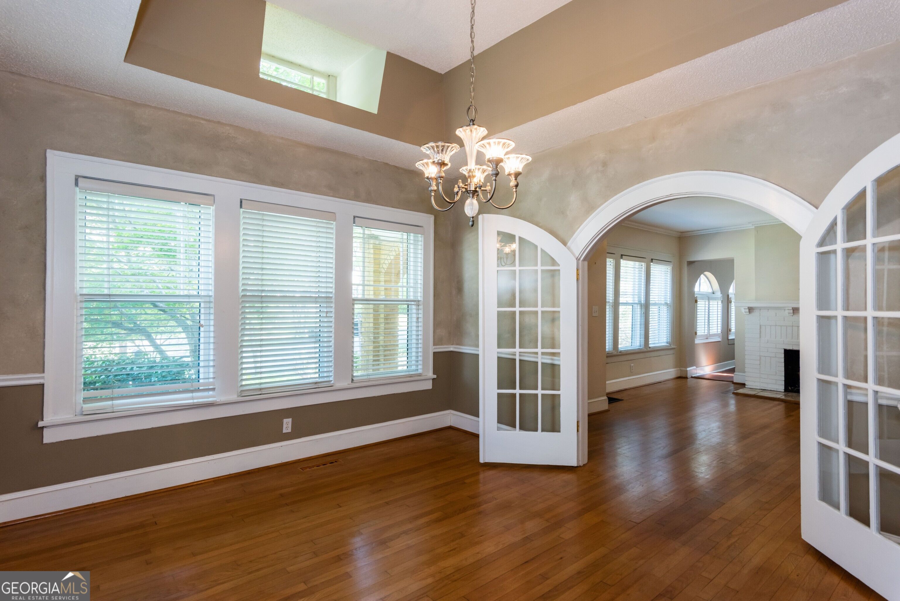 727 Yorkshire Road Ne Property Photo 13