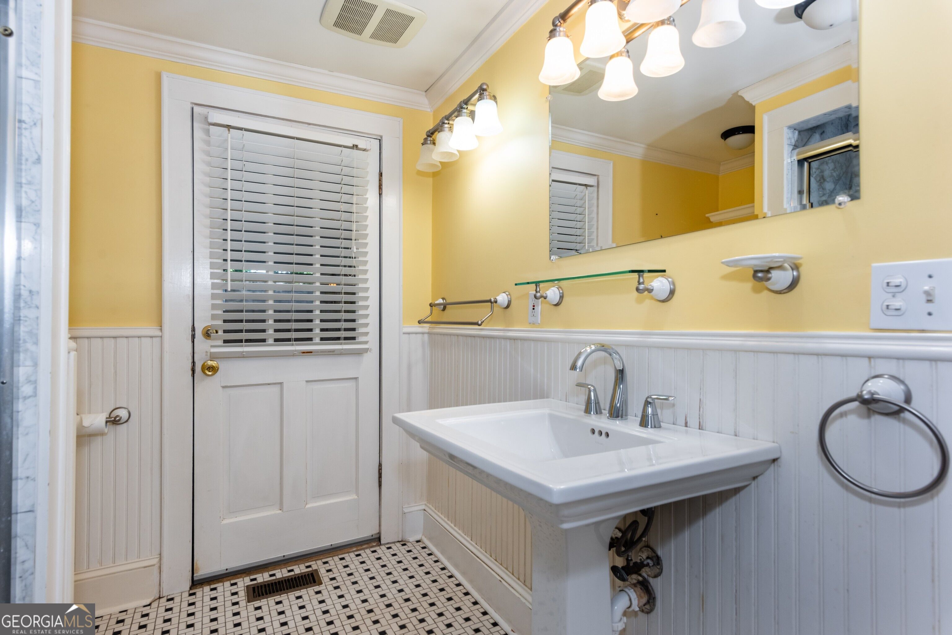 727 Yorkshire Road Ne Property Photo 22