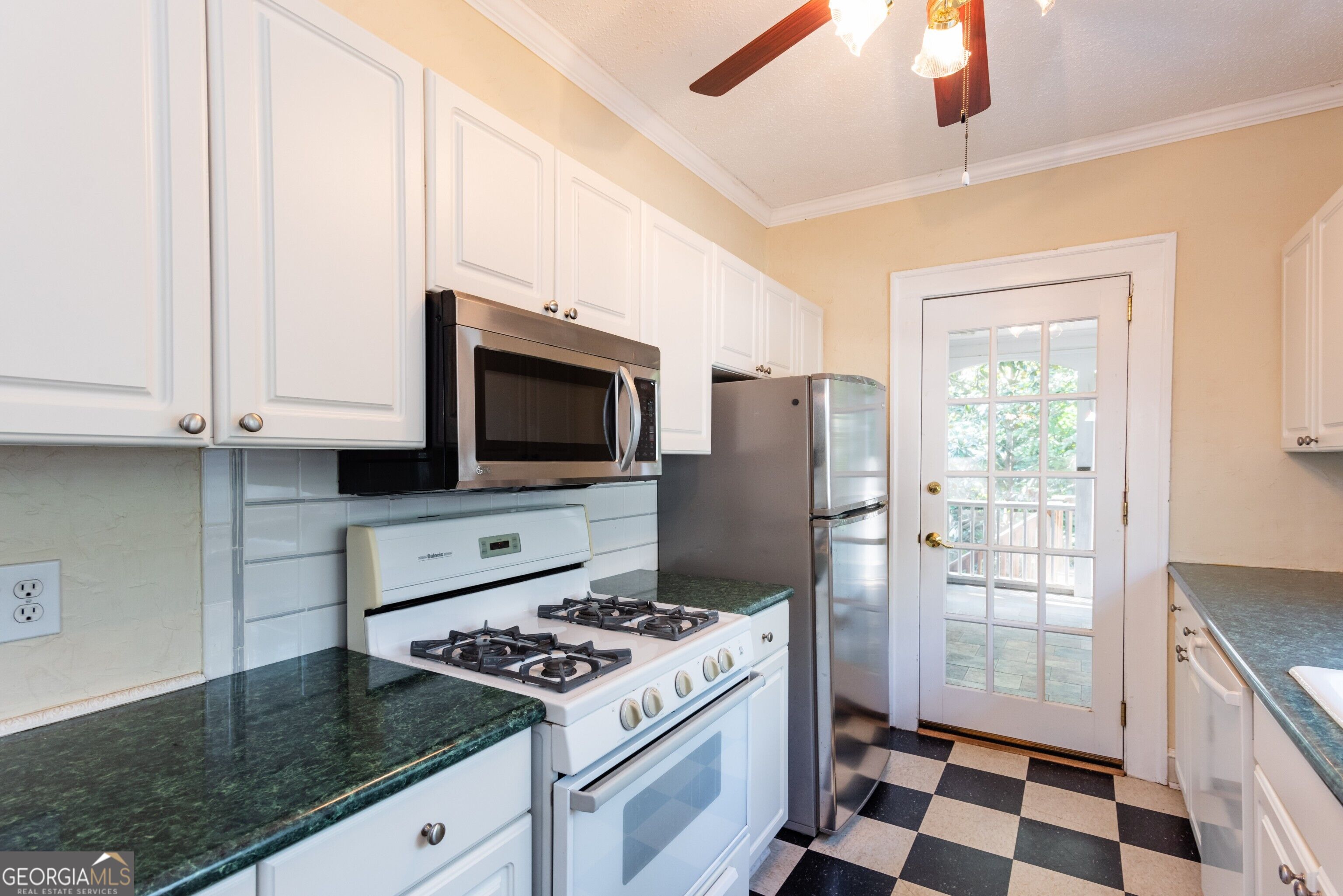 727 Yorkshire Road Ne Property Photo 30