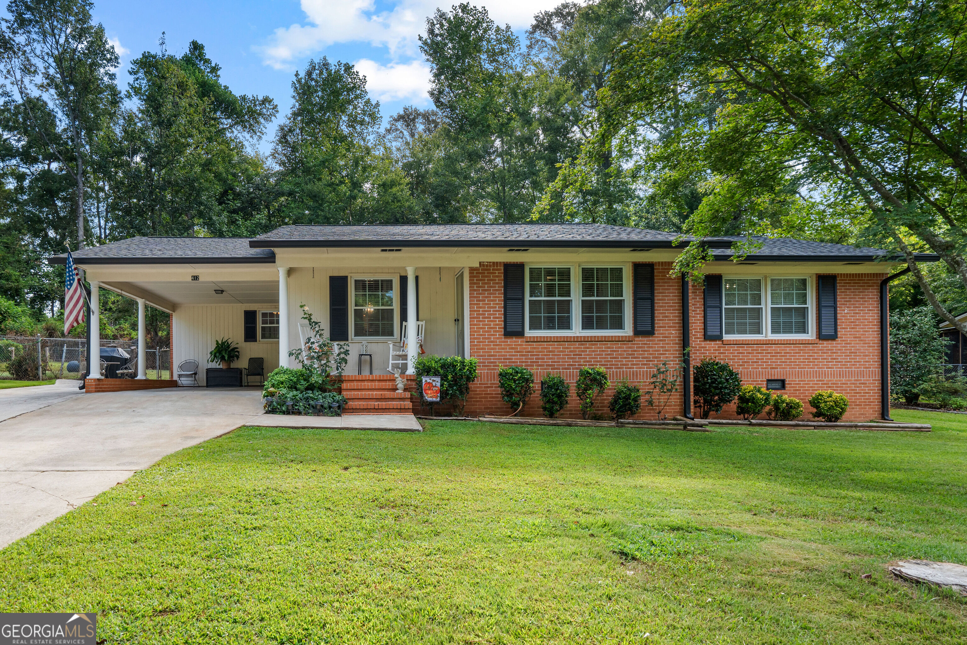 412 Leola Drive Property Photo 1