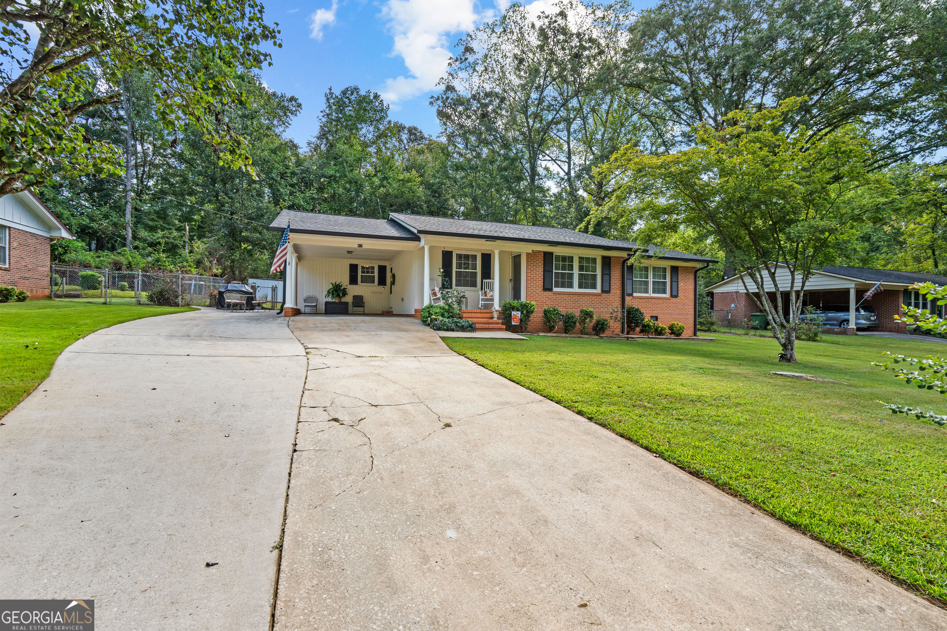412 Leola Drive Property Photo 2