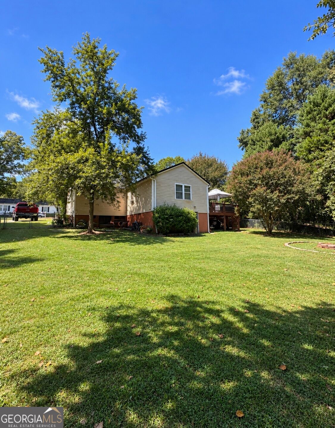 83 Third Street Property Photo 3