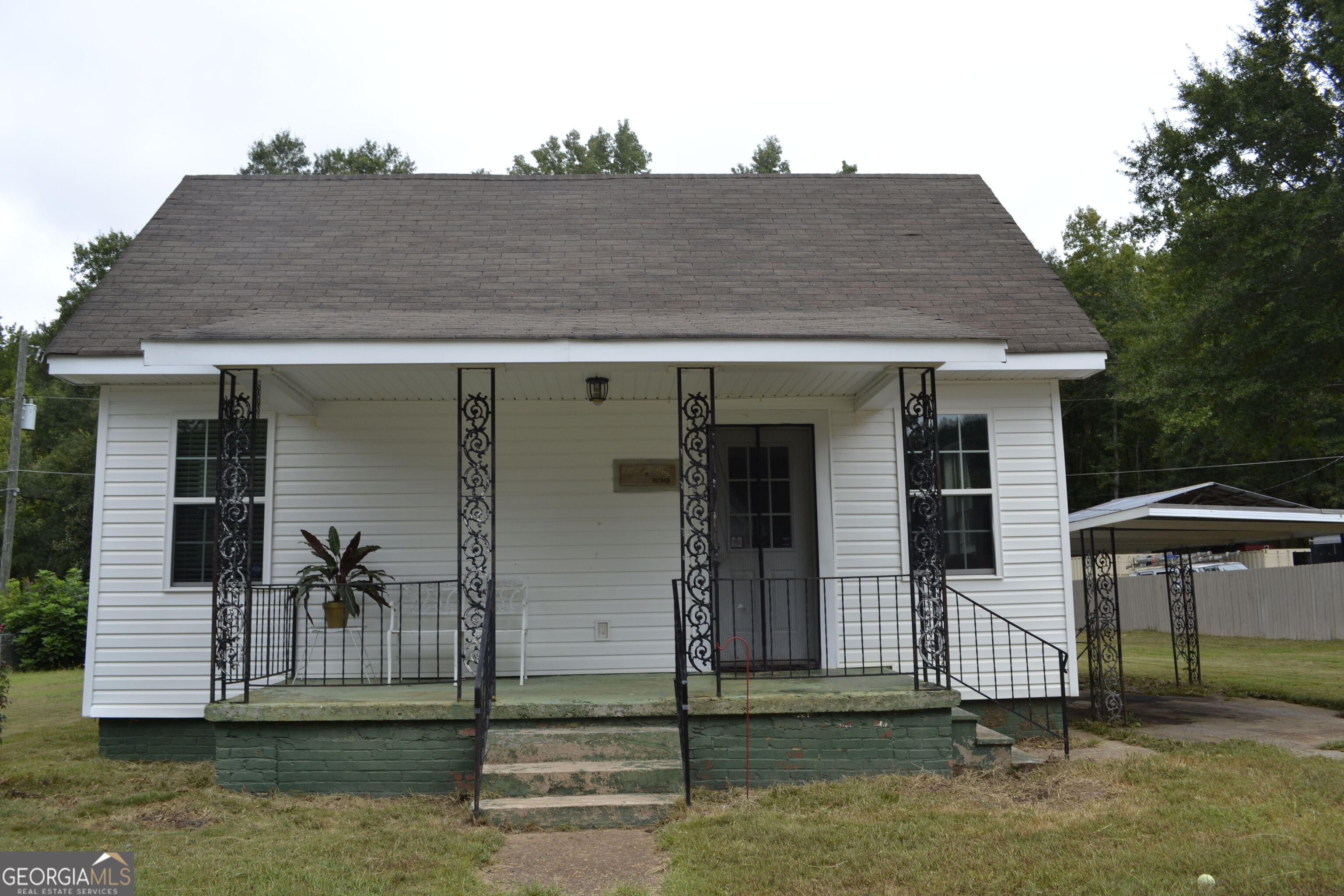 404 Green Avenue Property Photo 1