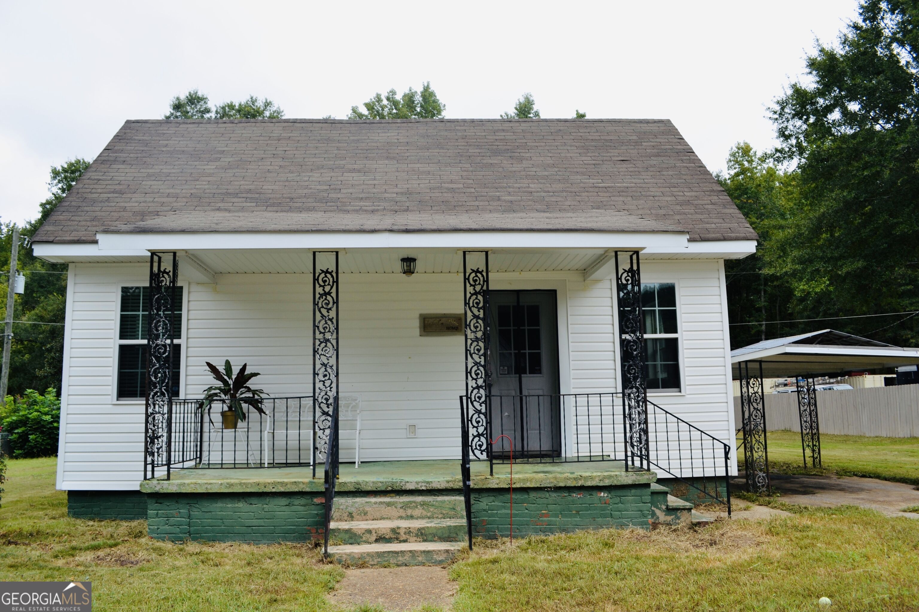 404 Green Avenue Property Photo 1