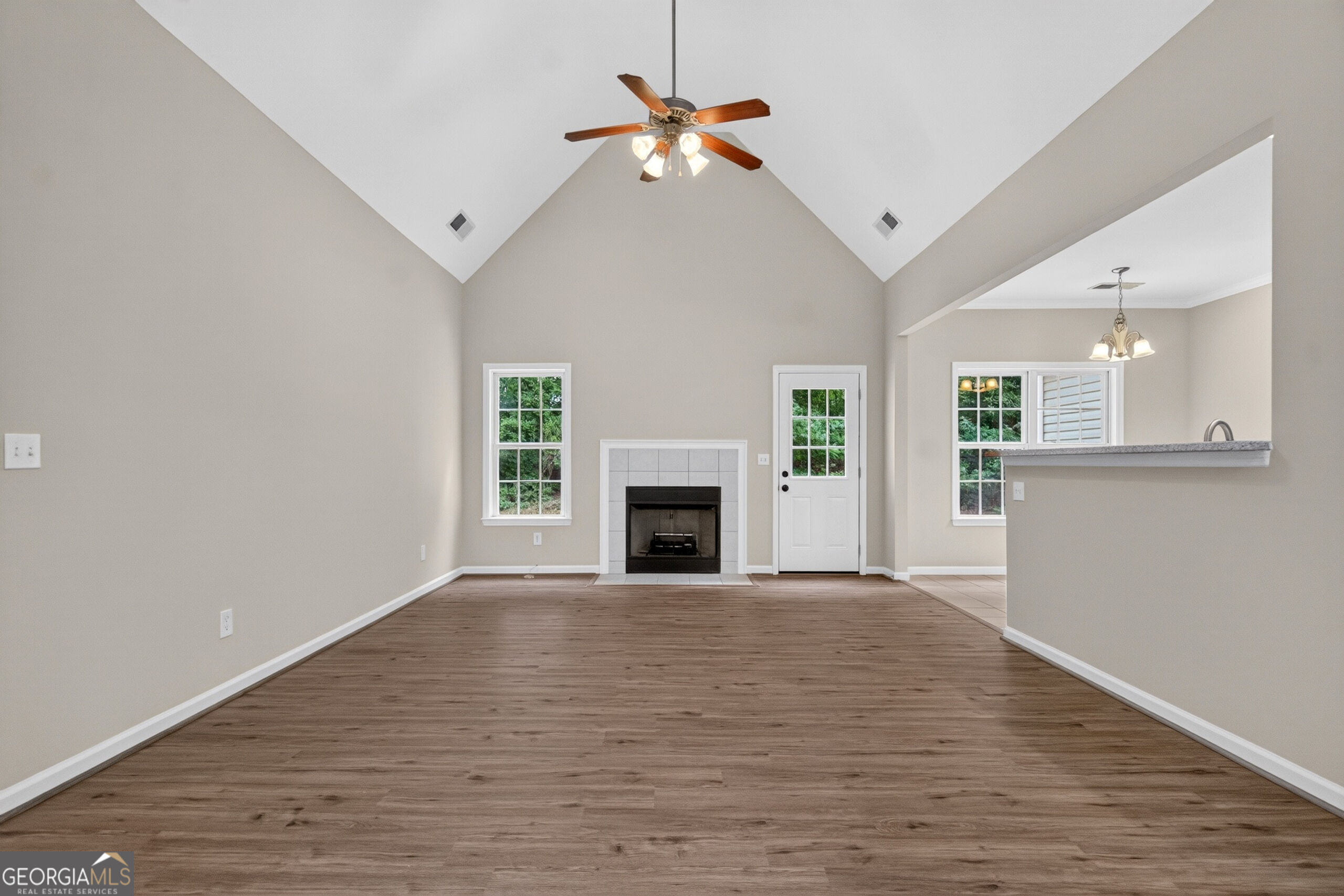 103 River Bend Court Property Photo 4
