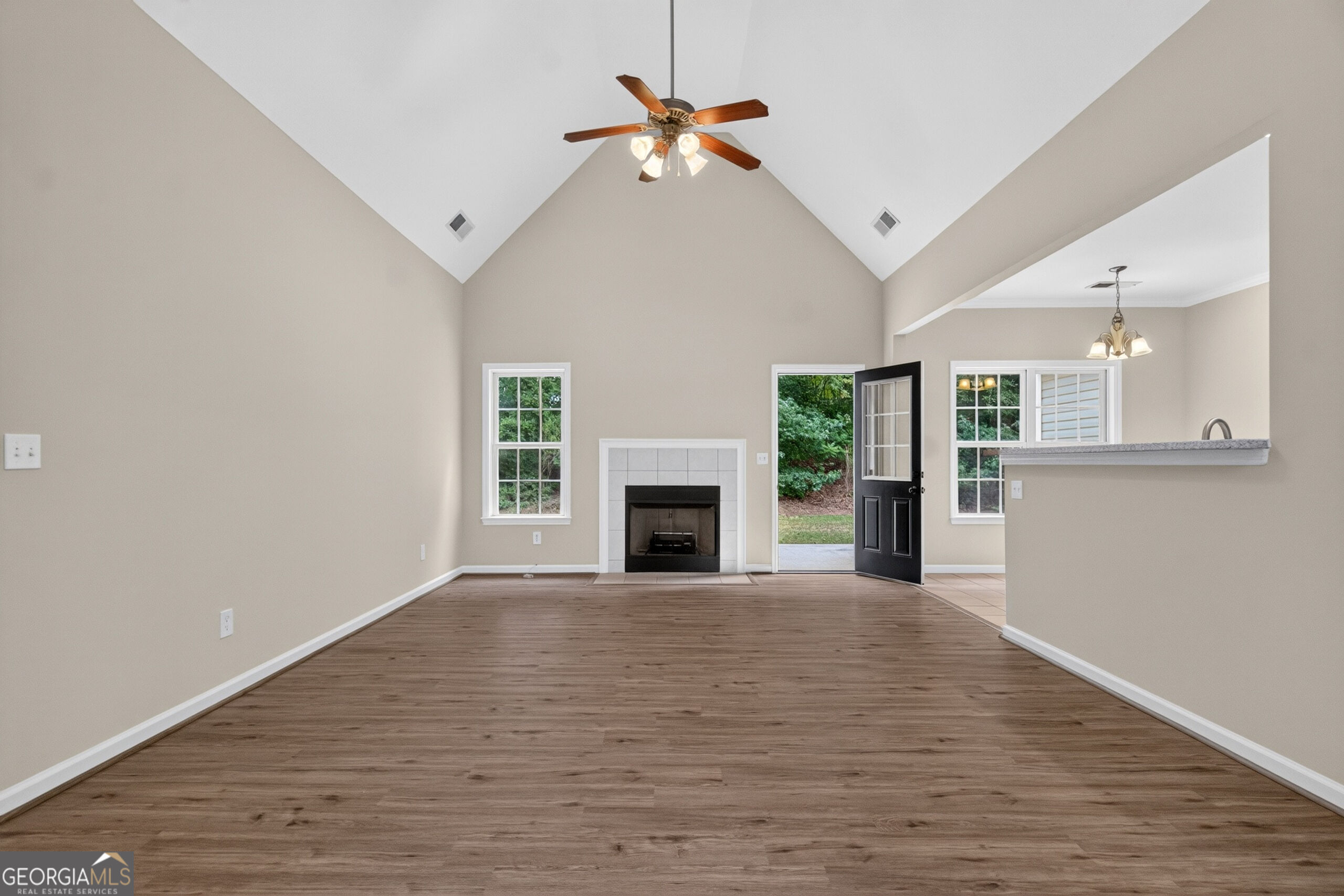 103 River Bend Court Property Photo 5