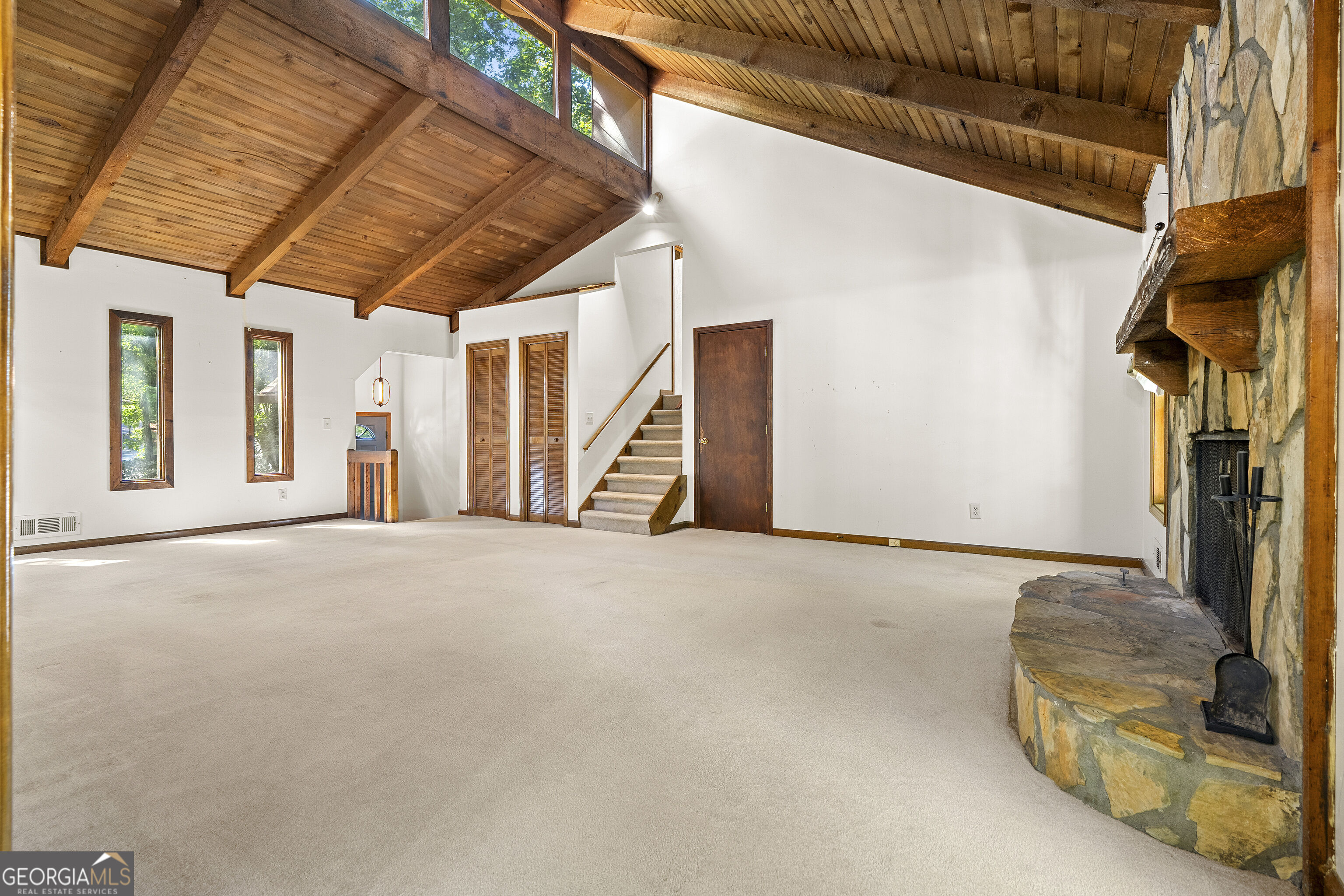 3390 Woodrun Trail Property Photo 5