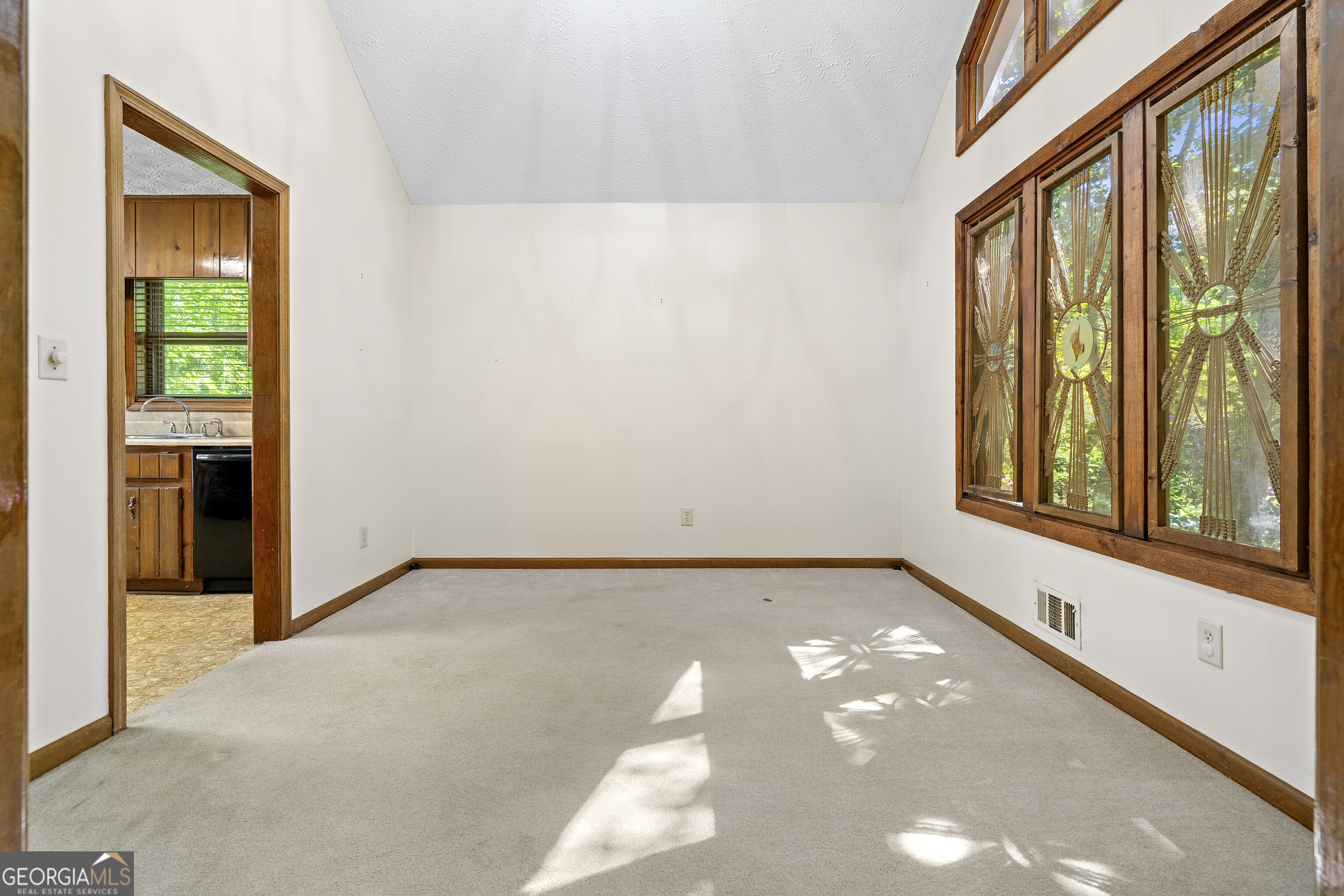 3390 Woodrun Trail Property Photo 8
