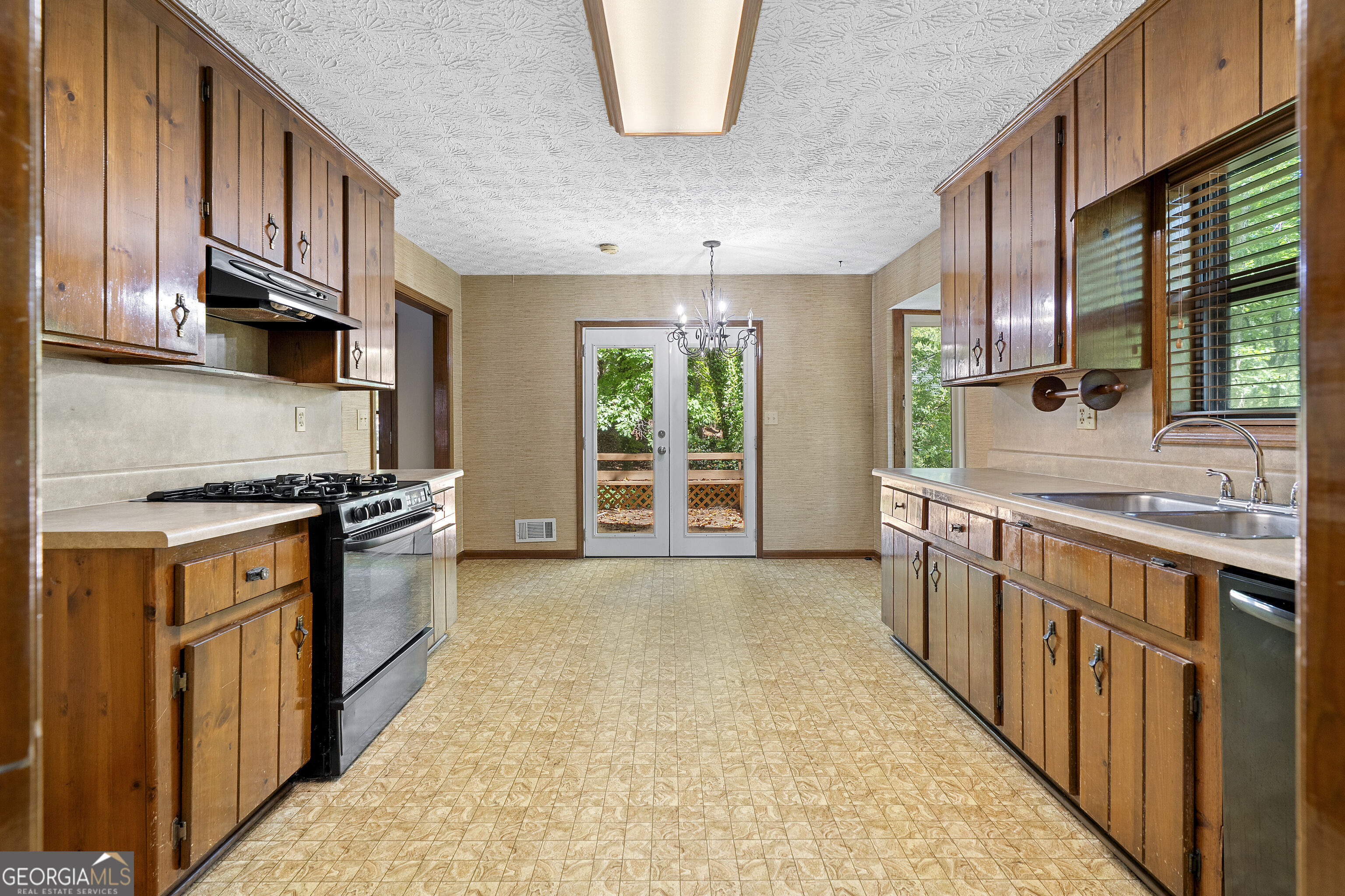 3390 Woodrun Trail Property Photo 10