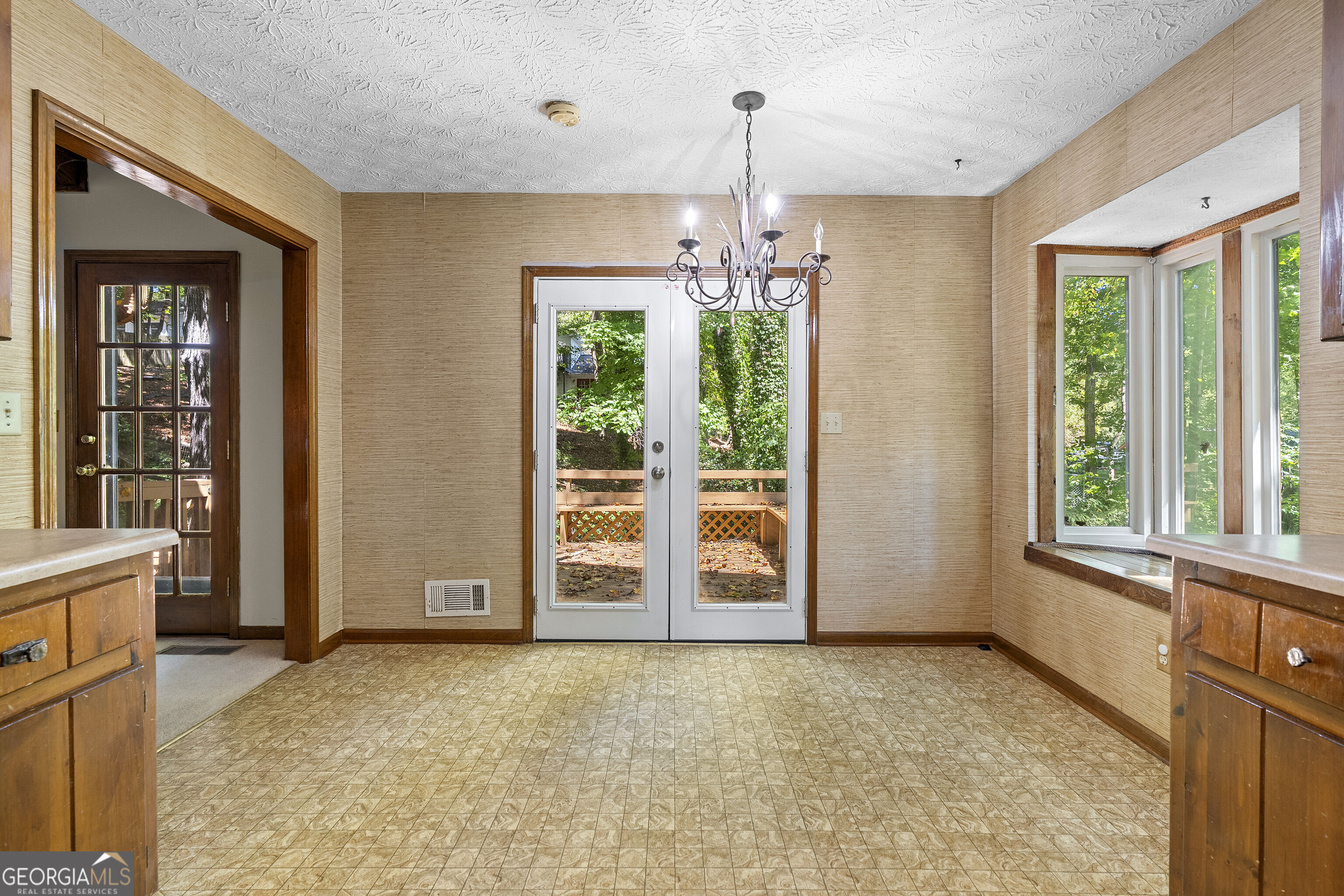 3390 Woodrun Trail Property Photo 11