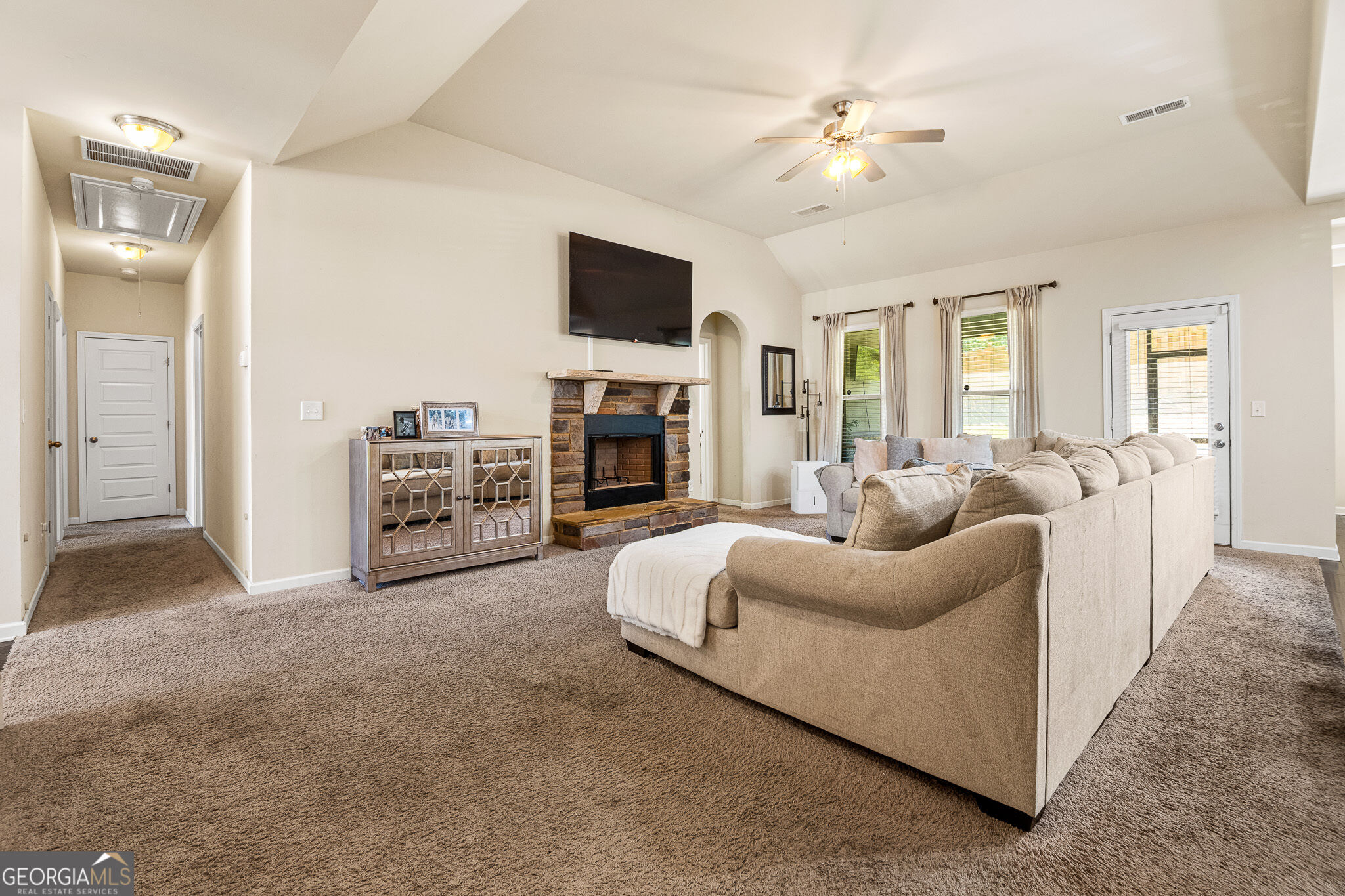 2208 Medlock Lane Property Photo 3