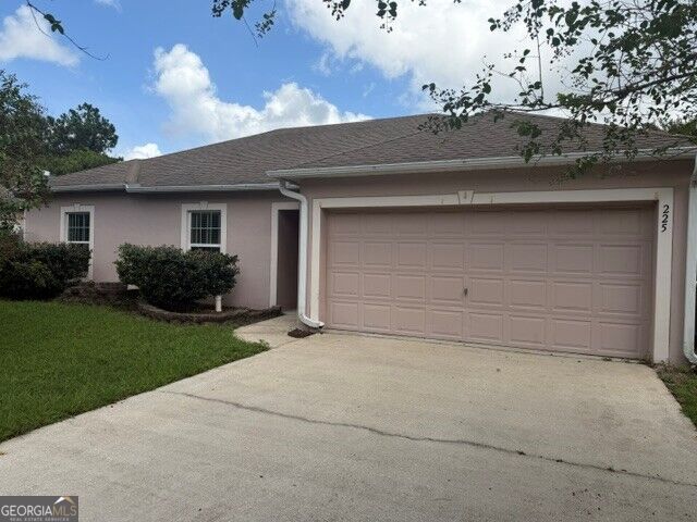 225 Pine Bluff Drive Property Photo 1