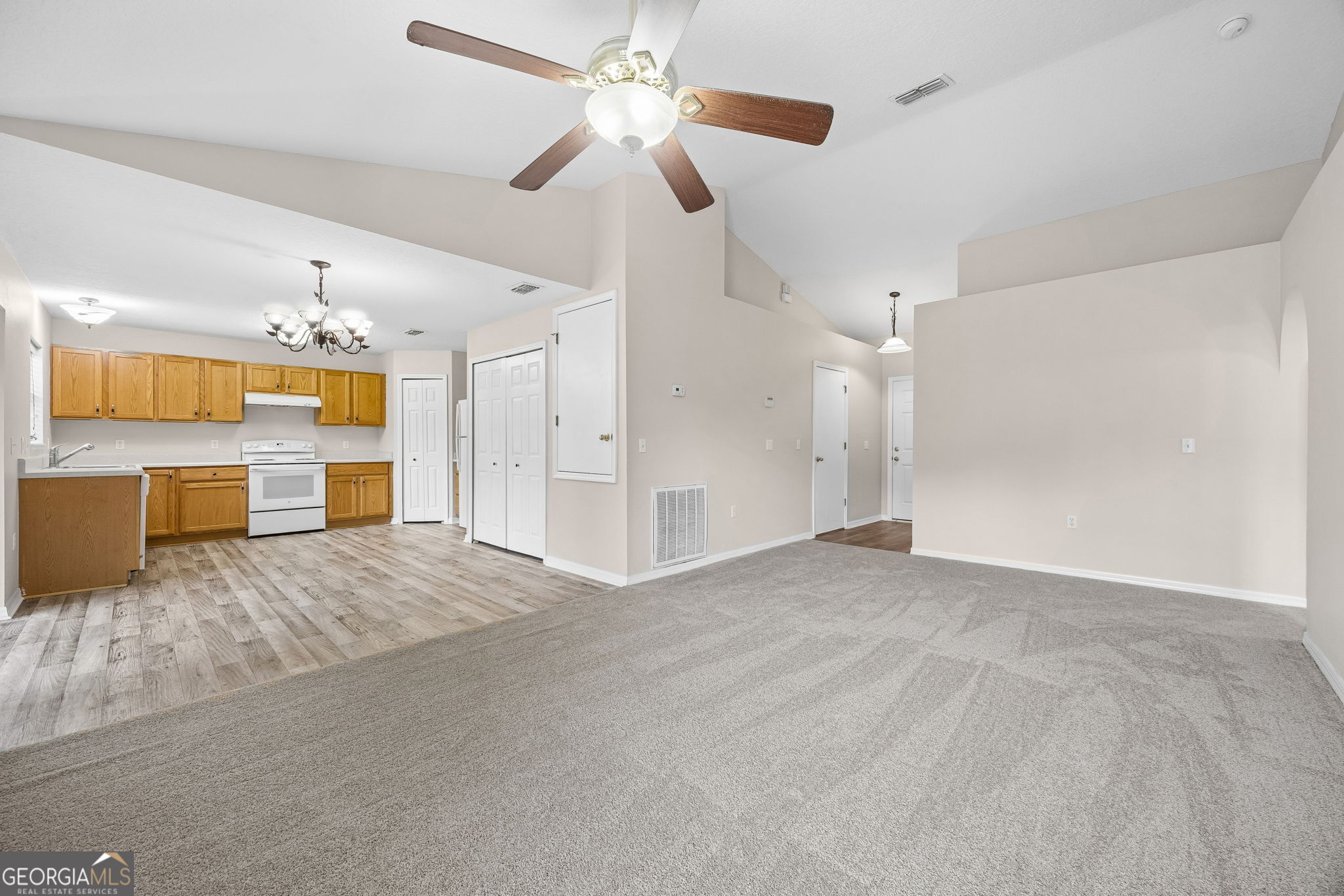 225 Pine Bluff Drive Property Photo 11