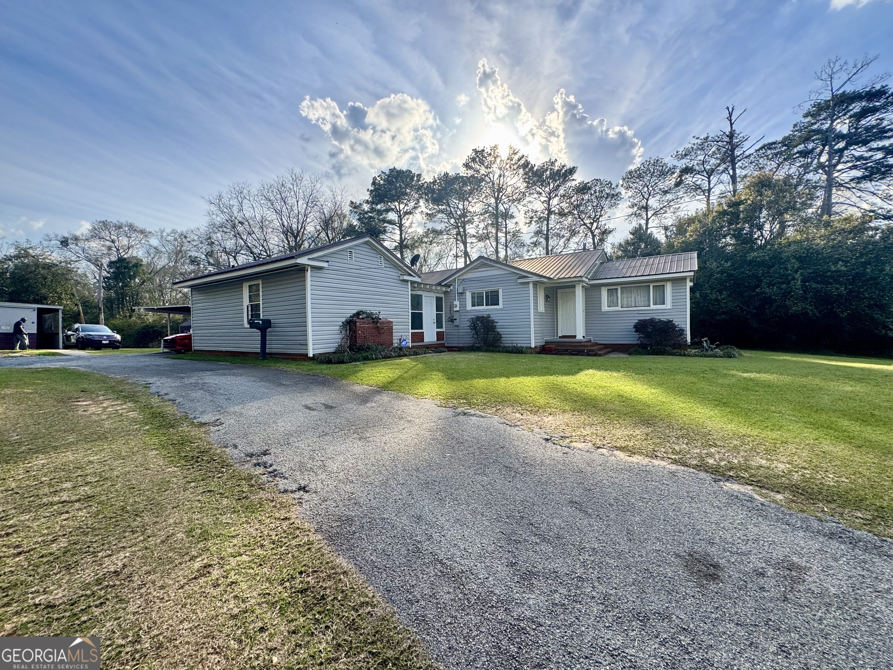 914 Adderton Street Property Photo 1