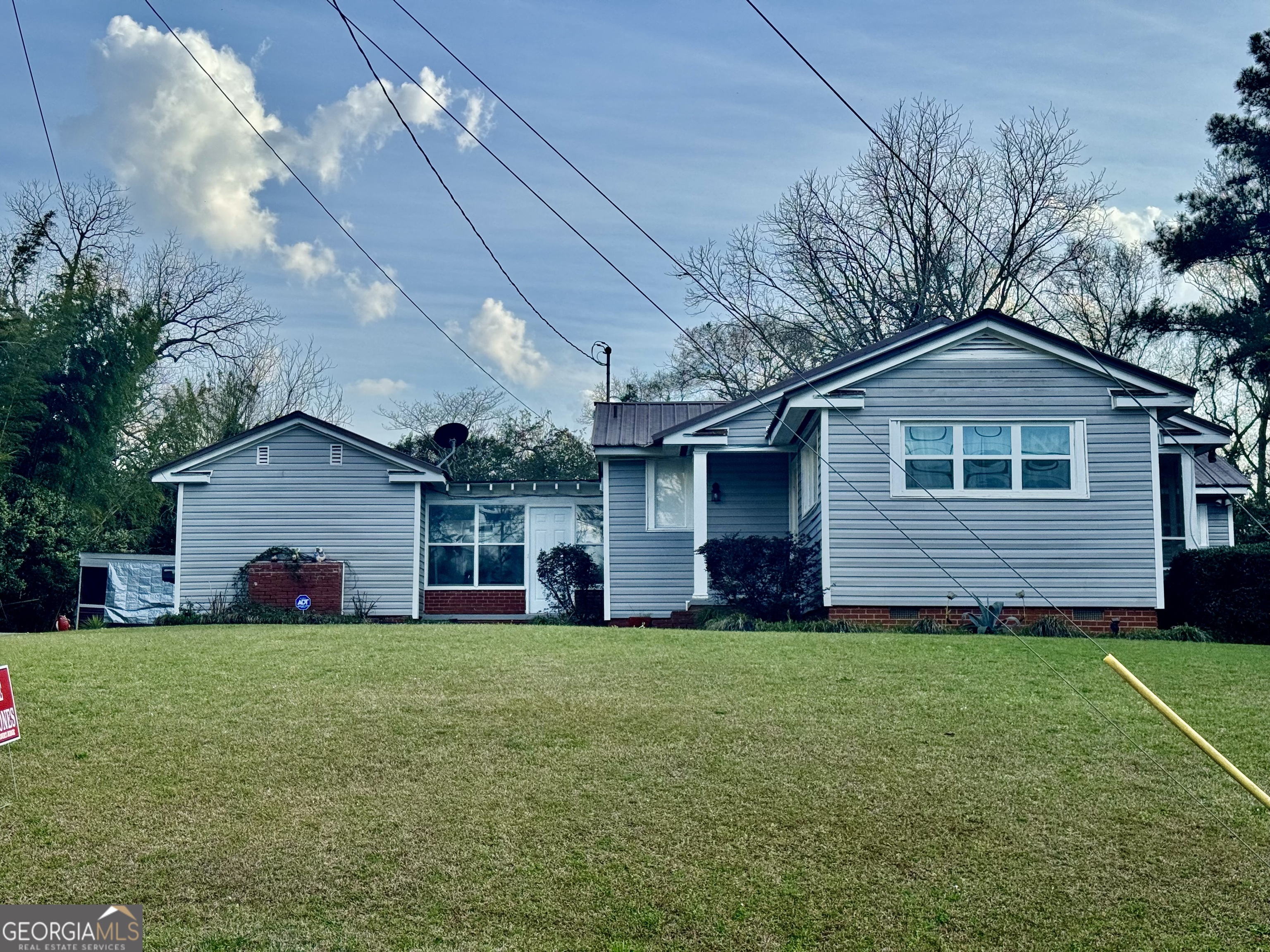 914 Adderton Street Property Photo 7