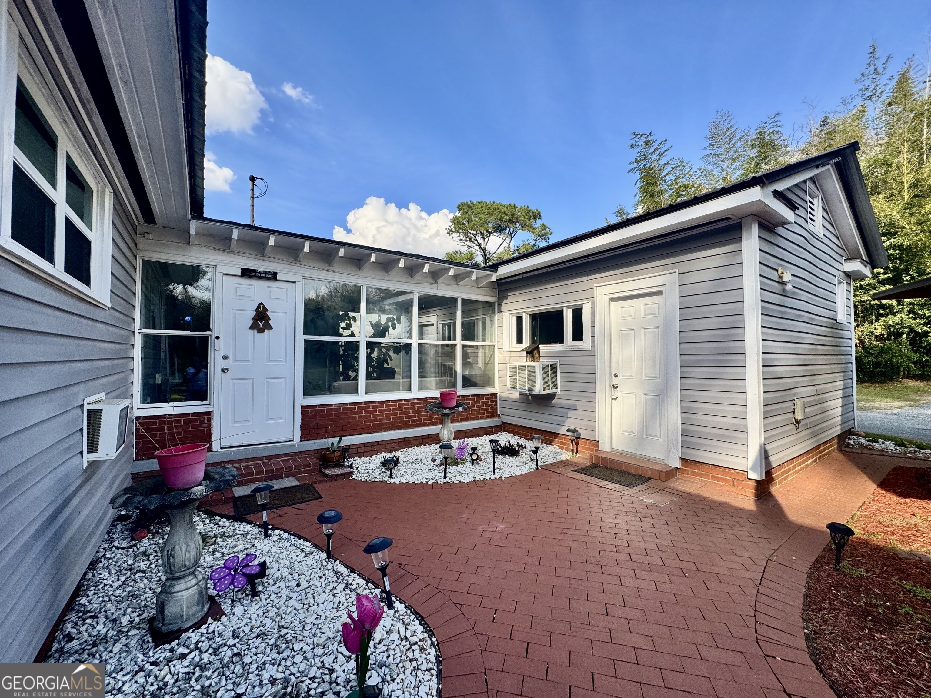 914 Adderton Street Property Photo 13