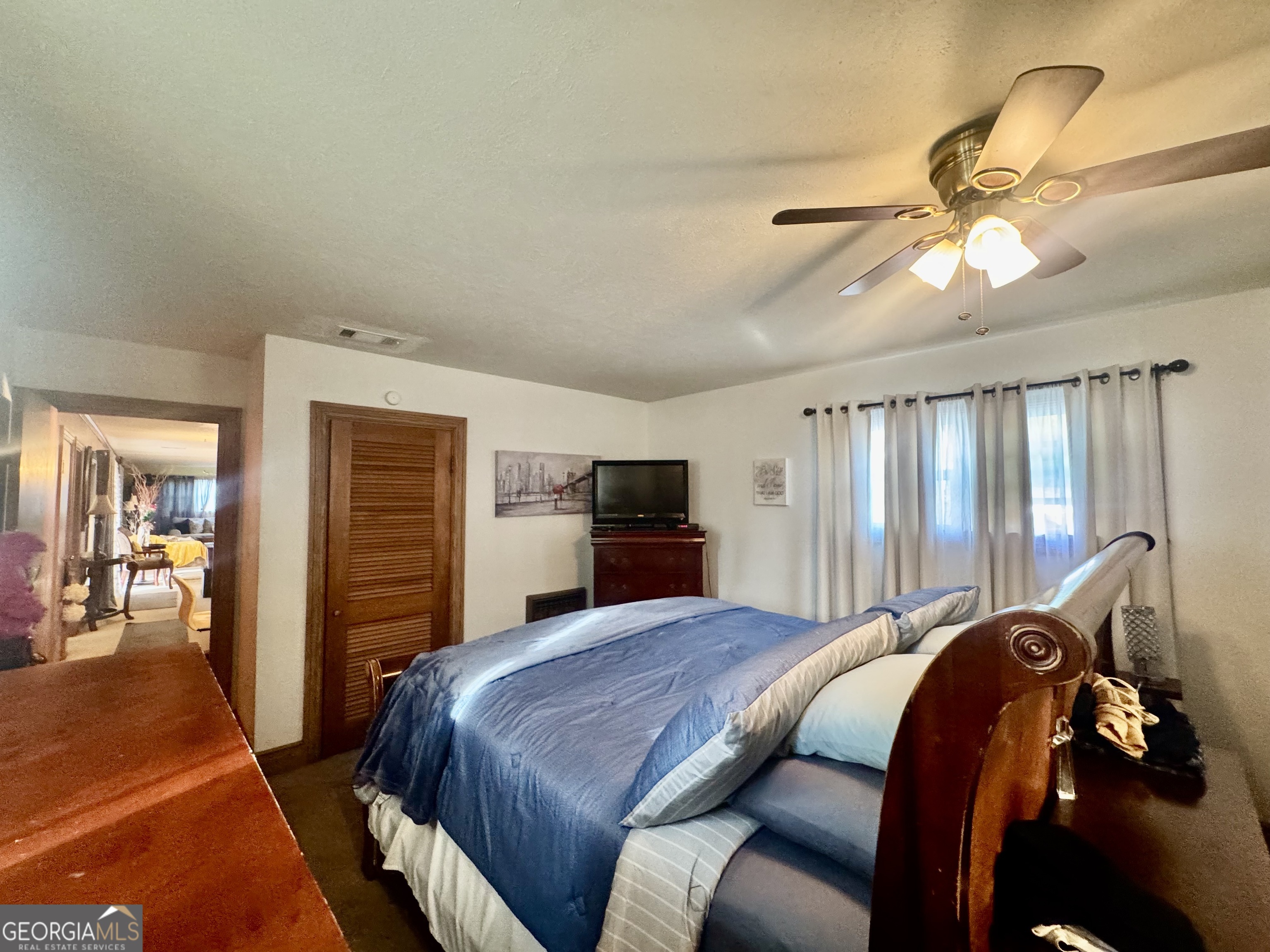 914 Adderton Street Property Photo 28
