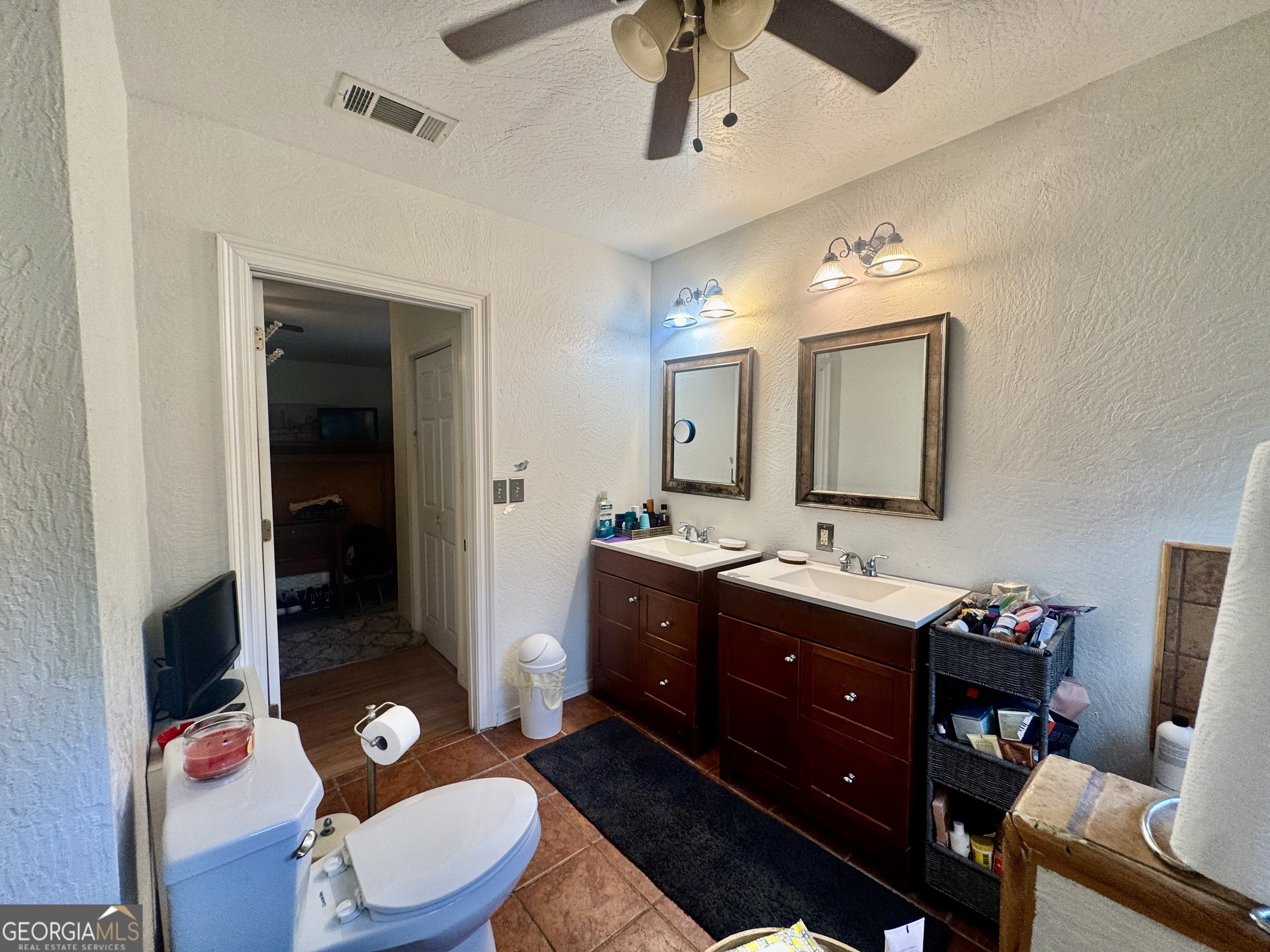 914 Adderton Street Property Photo 31