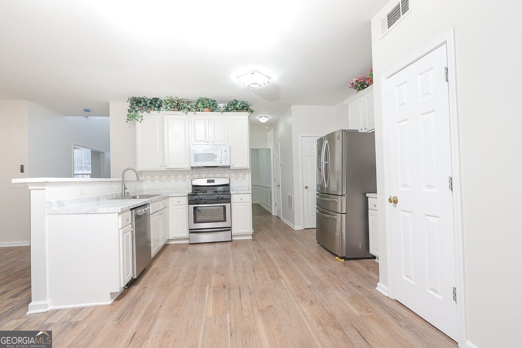 5544 White Cedar Terrace Property Photo 8