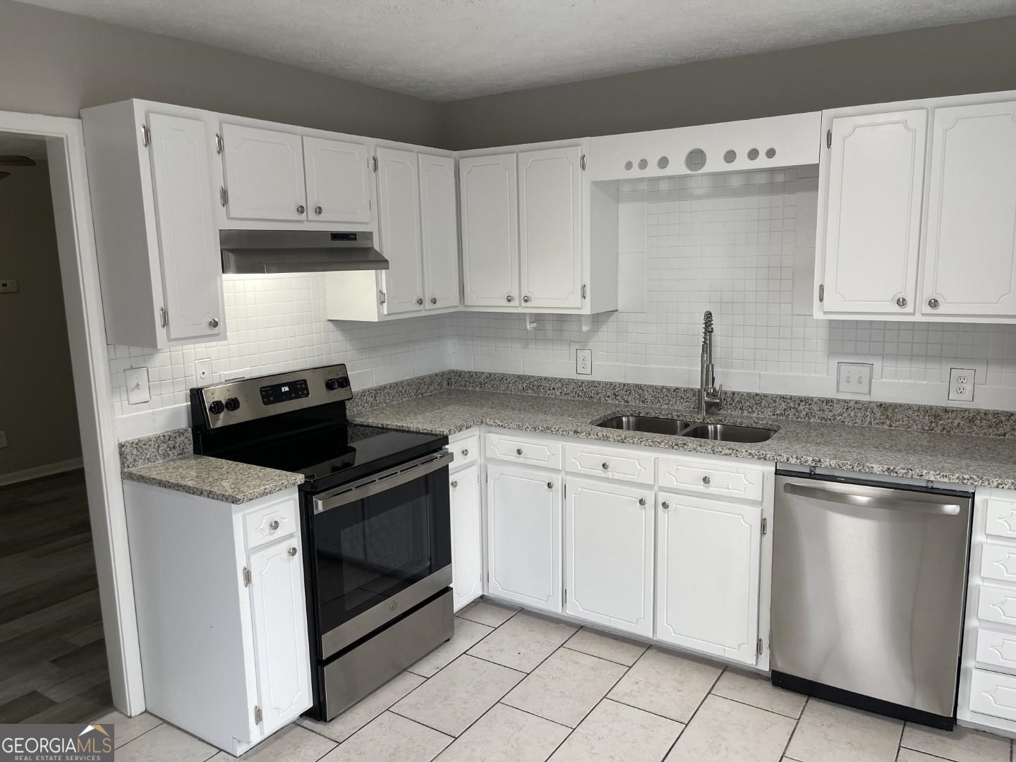 859 Park Place # A Property Photo 3