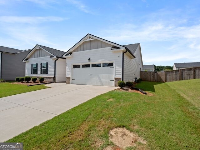 647 Graham Campbell Lane Property Photo 2