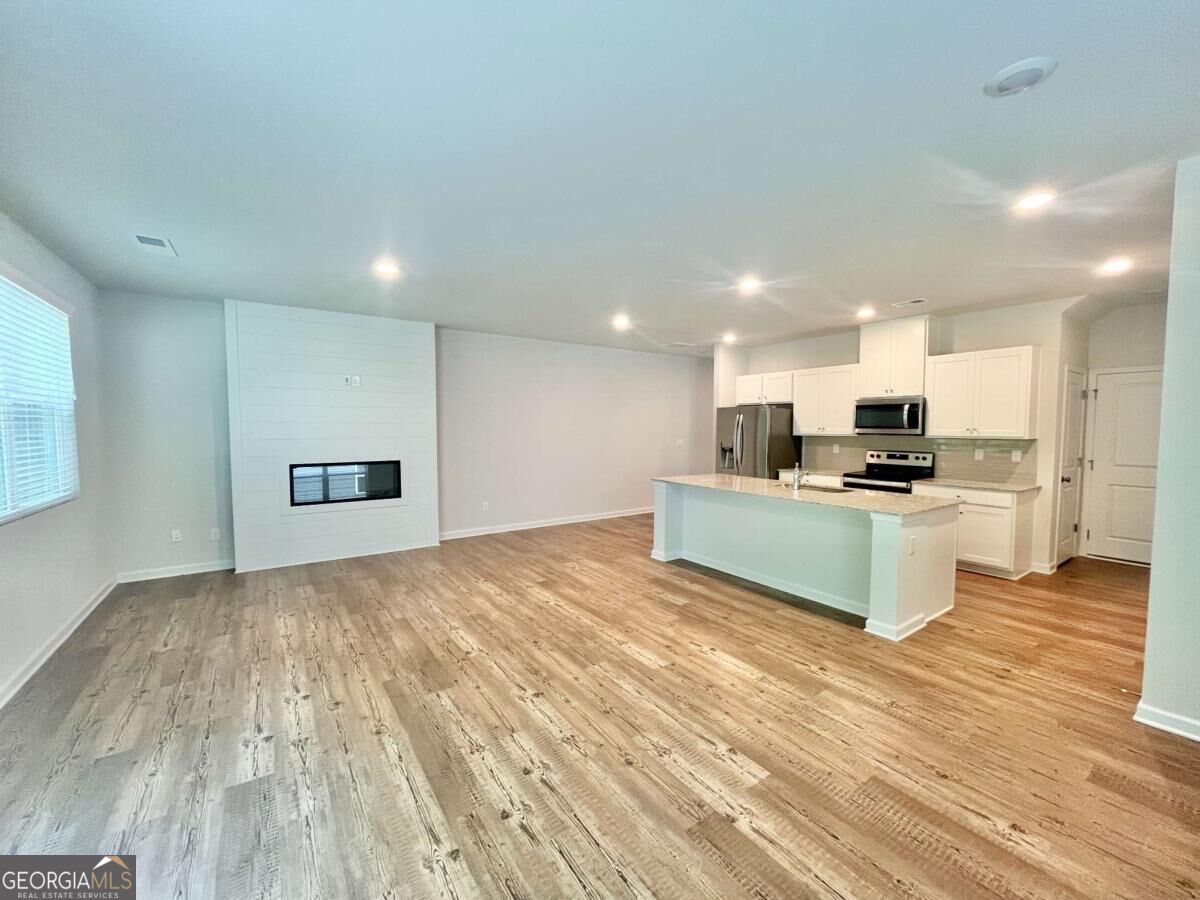 5129 Sidney Square Property Photo 2