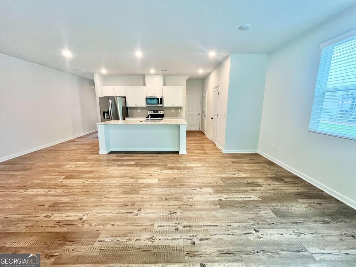 5129 Sidney Square Property Photo 4