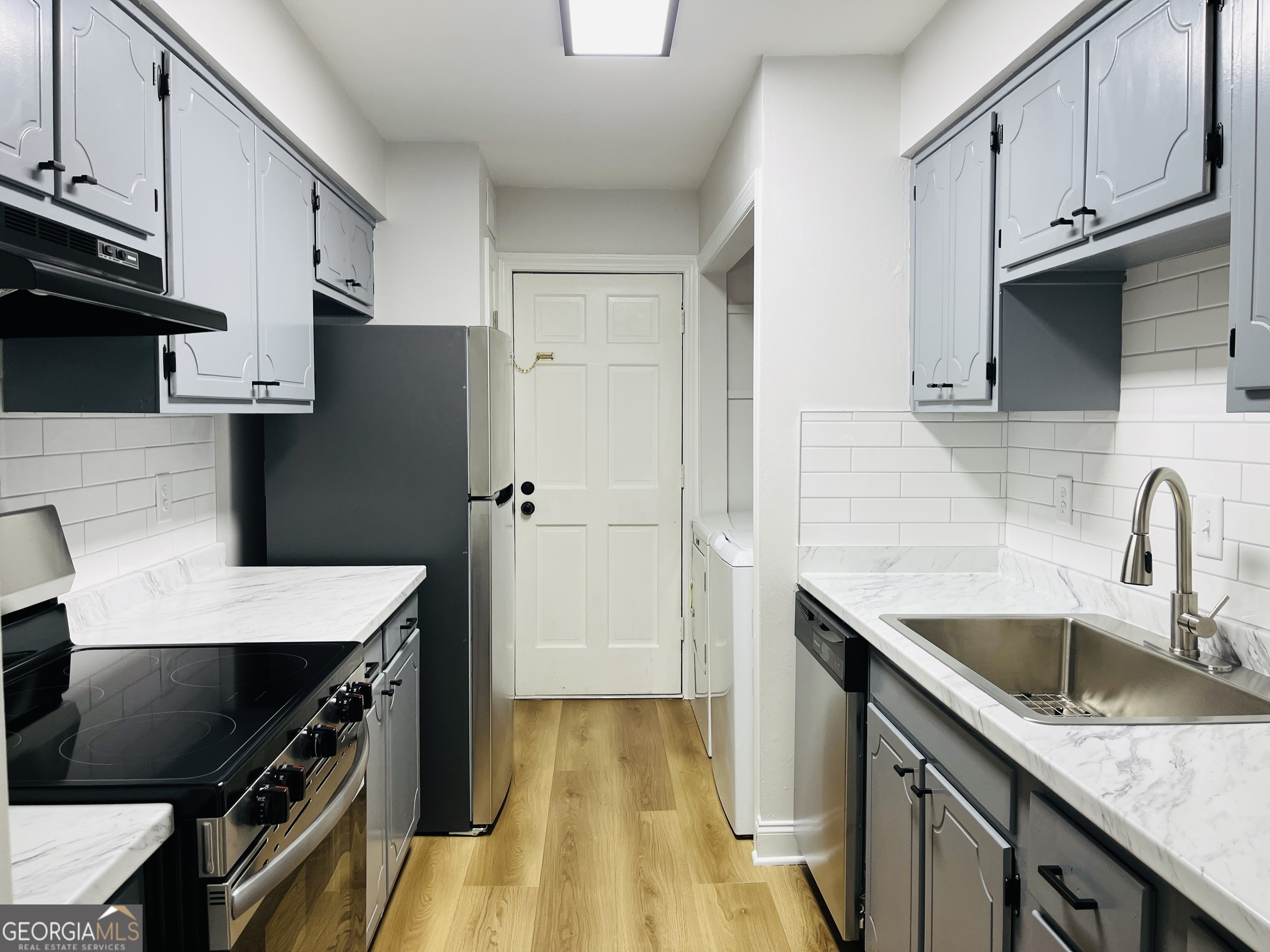 54 Le Parc Fontaine Property Photo 16