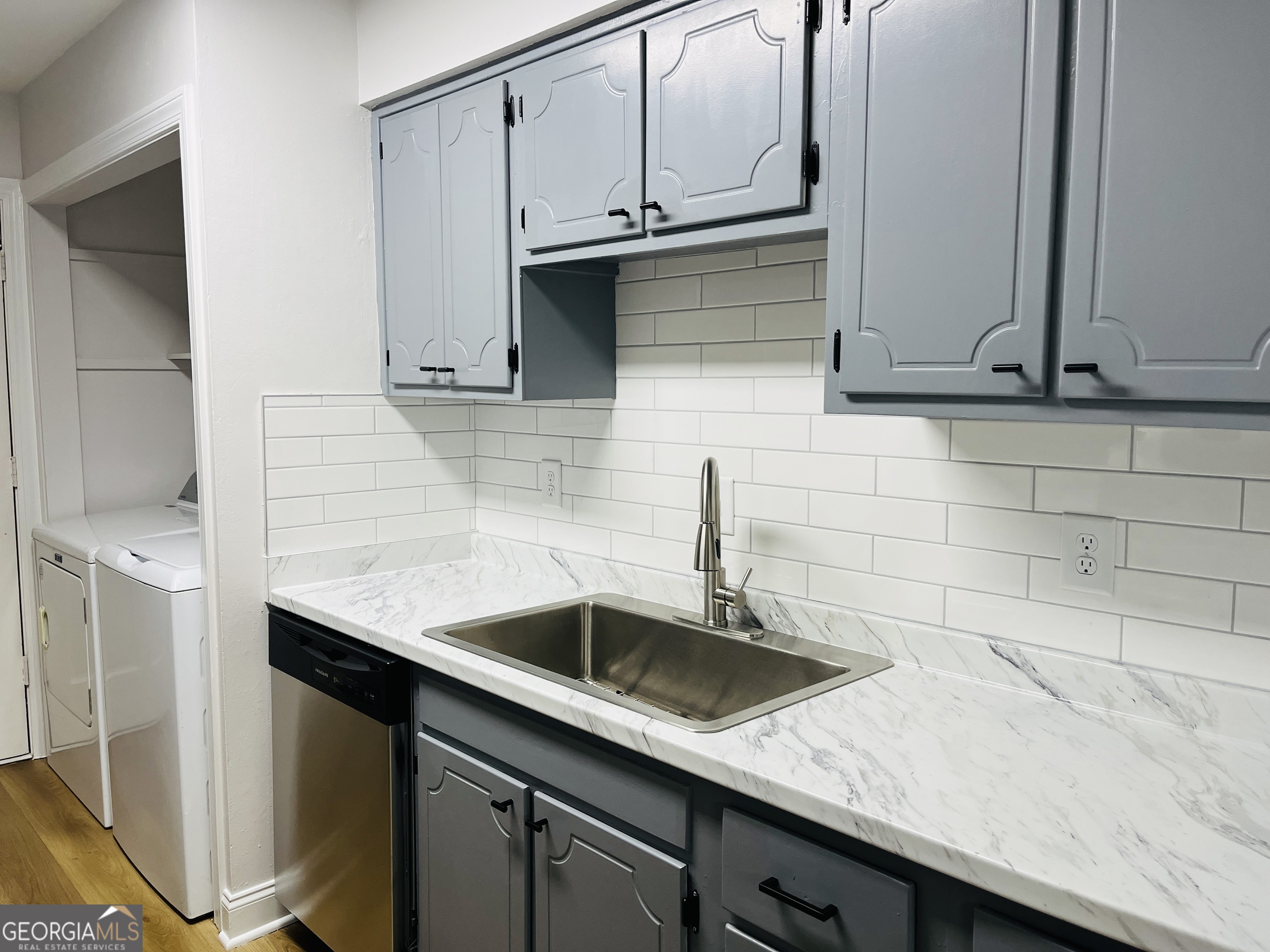 54 Le Parc Fontaine Property Photo 17