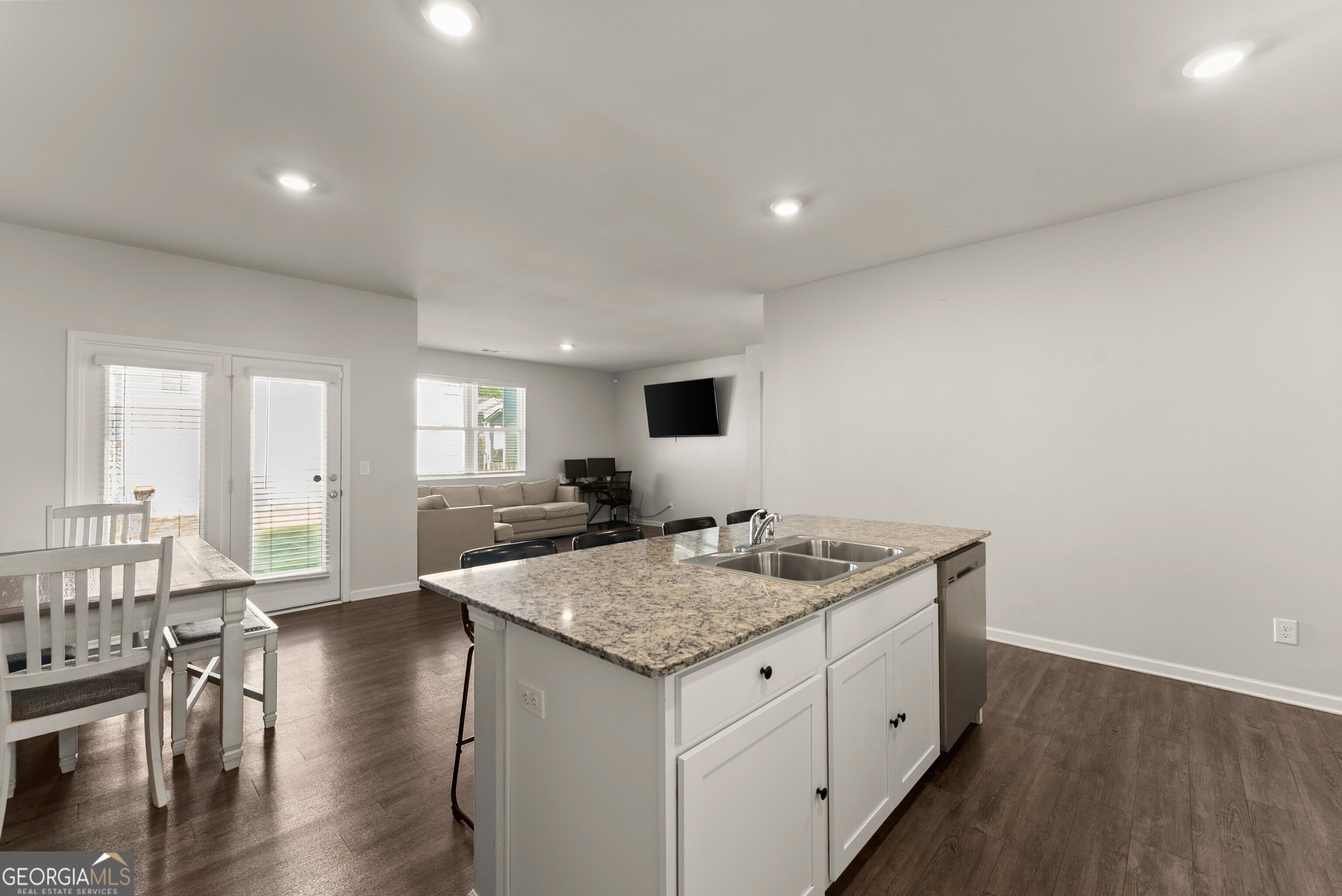 152 Starbuck Parkway Property Photo 8