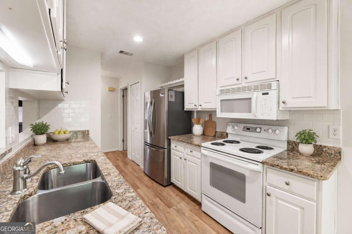 18 Normandy Court Ne Property Photo 5