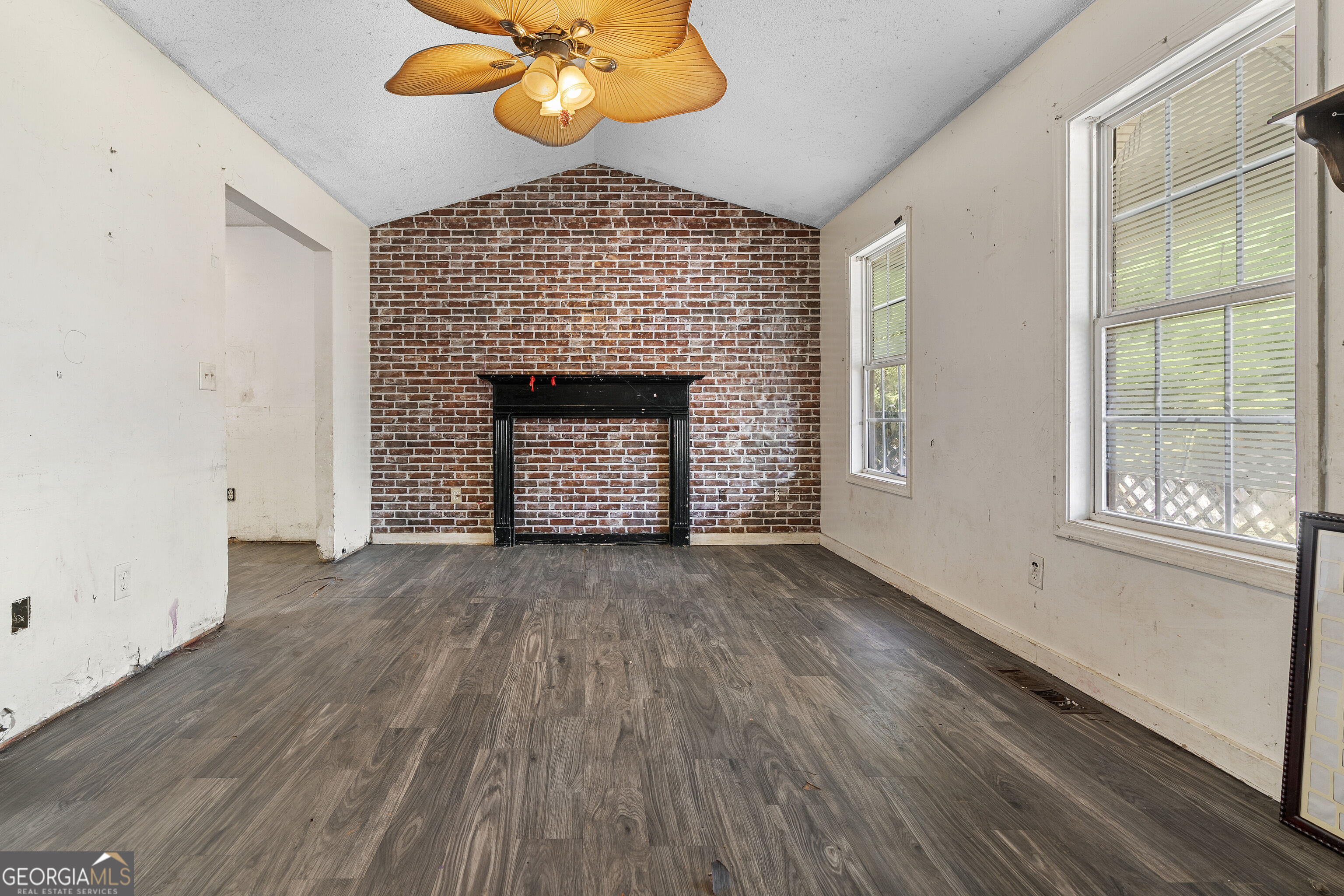 530 Woodwind Drive Property Photo 3