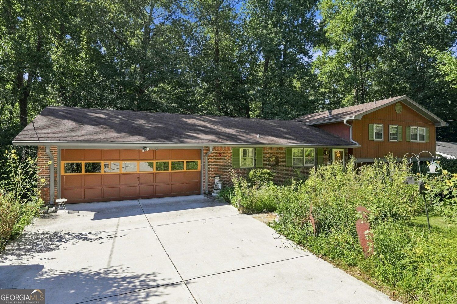 2804 Whitby Drive Property Photo 1