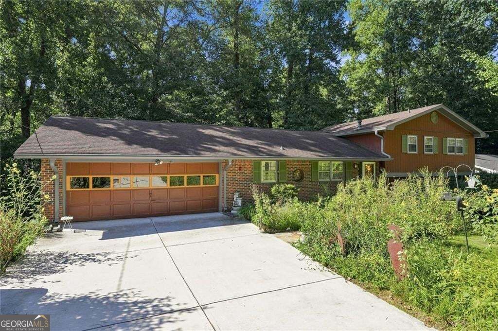 2804 Whitby Drive Property Photo 1