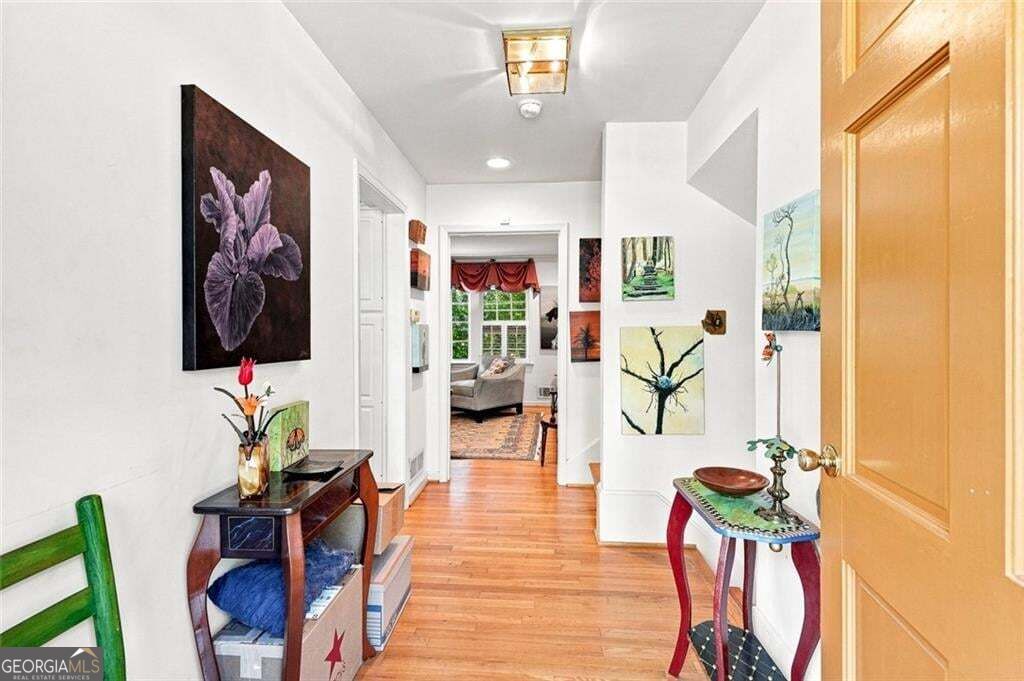 2804 Whitby Drive Property Photo 3