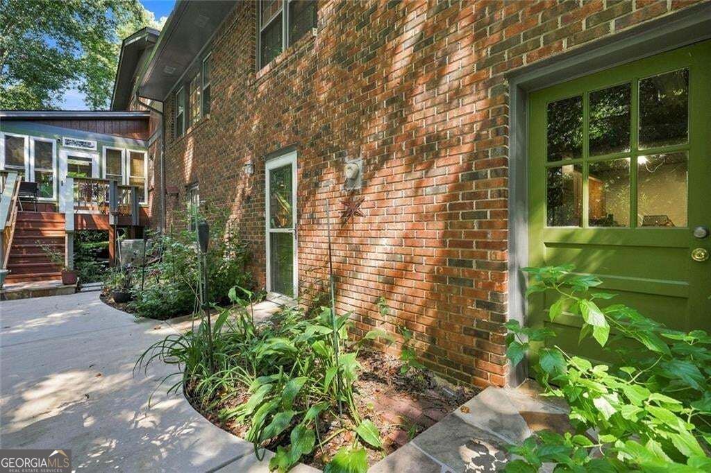 2804 Whitby Drive Property Photo 39