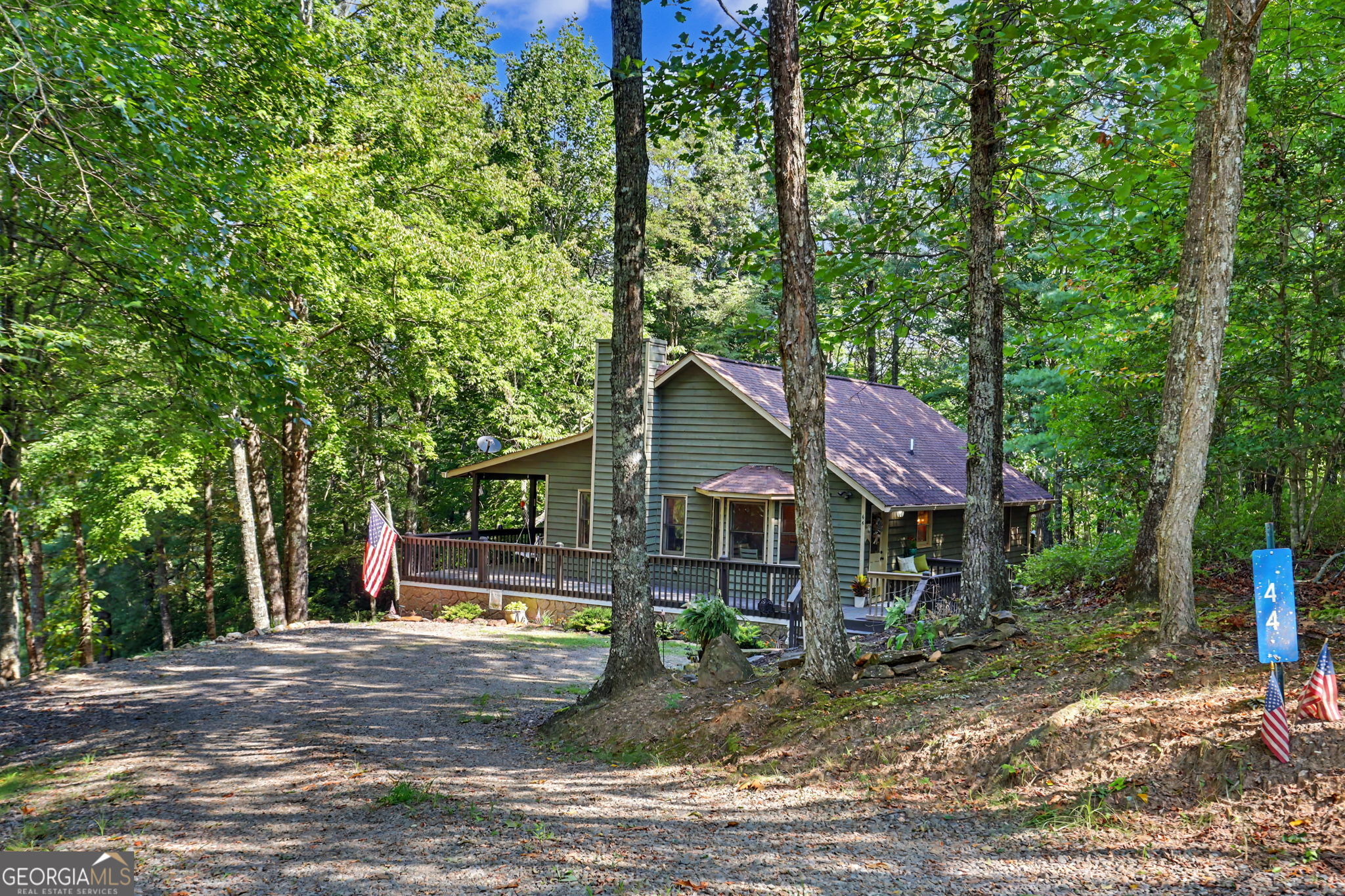 44 Fieldcrest Drive Property Photo 4