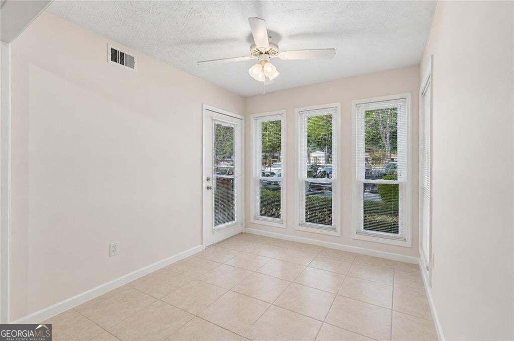 3985 Woodridge Way # 11 Property Photo 10