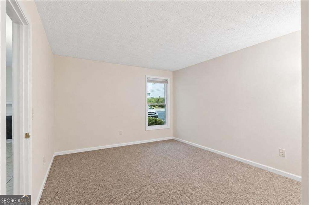 3985 Woodridge Way # 11 Property Photo 11
