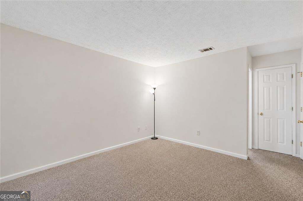 3985 Woodridge Way # 11 Property Photo 13
