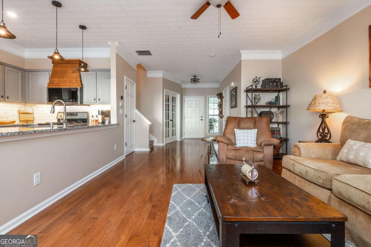 504 Blossom Way Property Photo 10