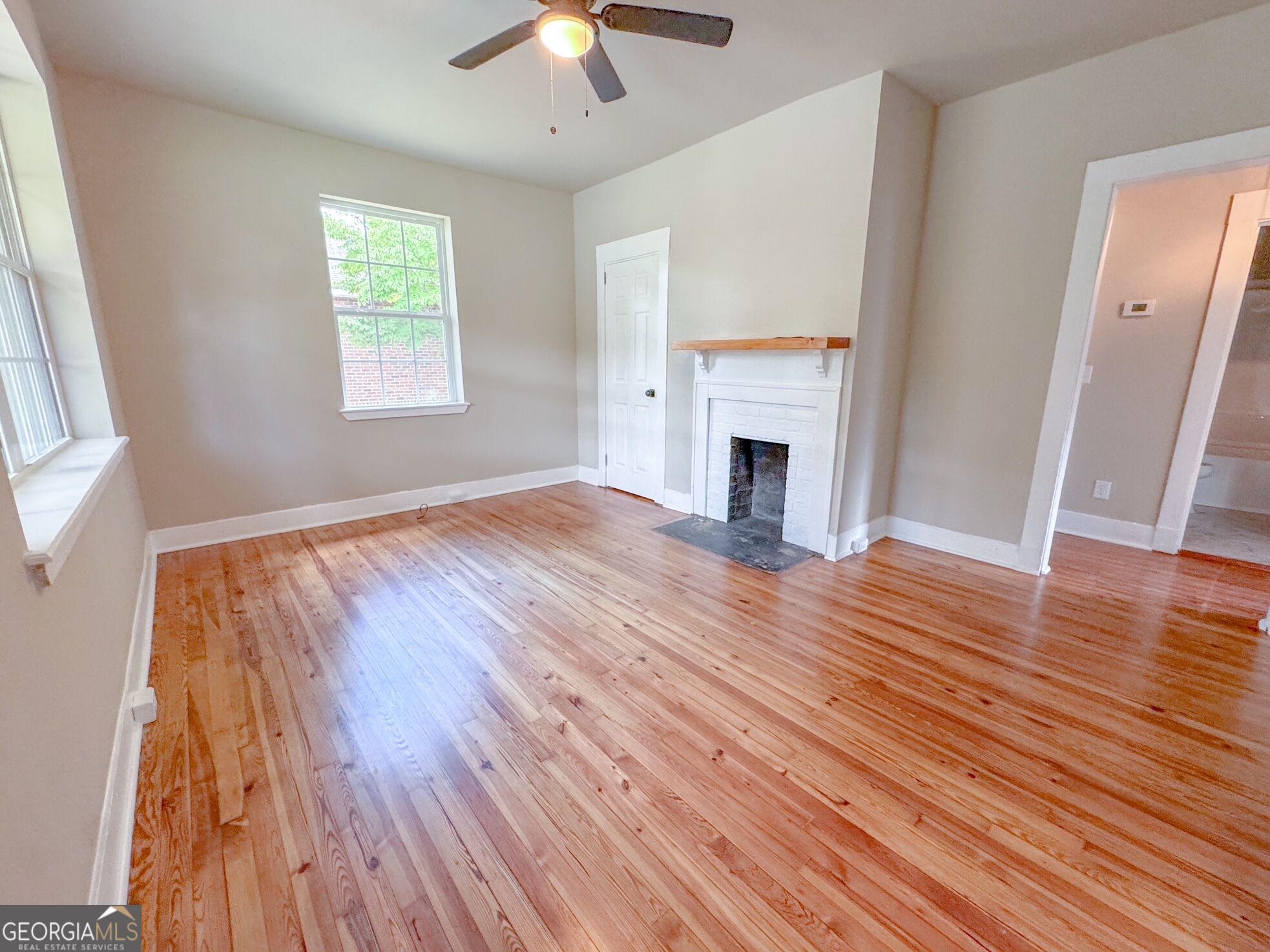 5 Fir Street Ne Property Photo 2