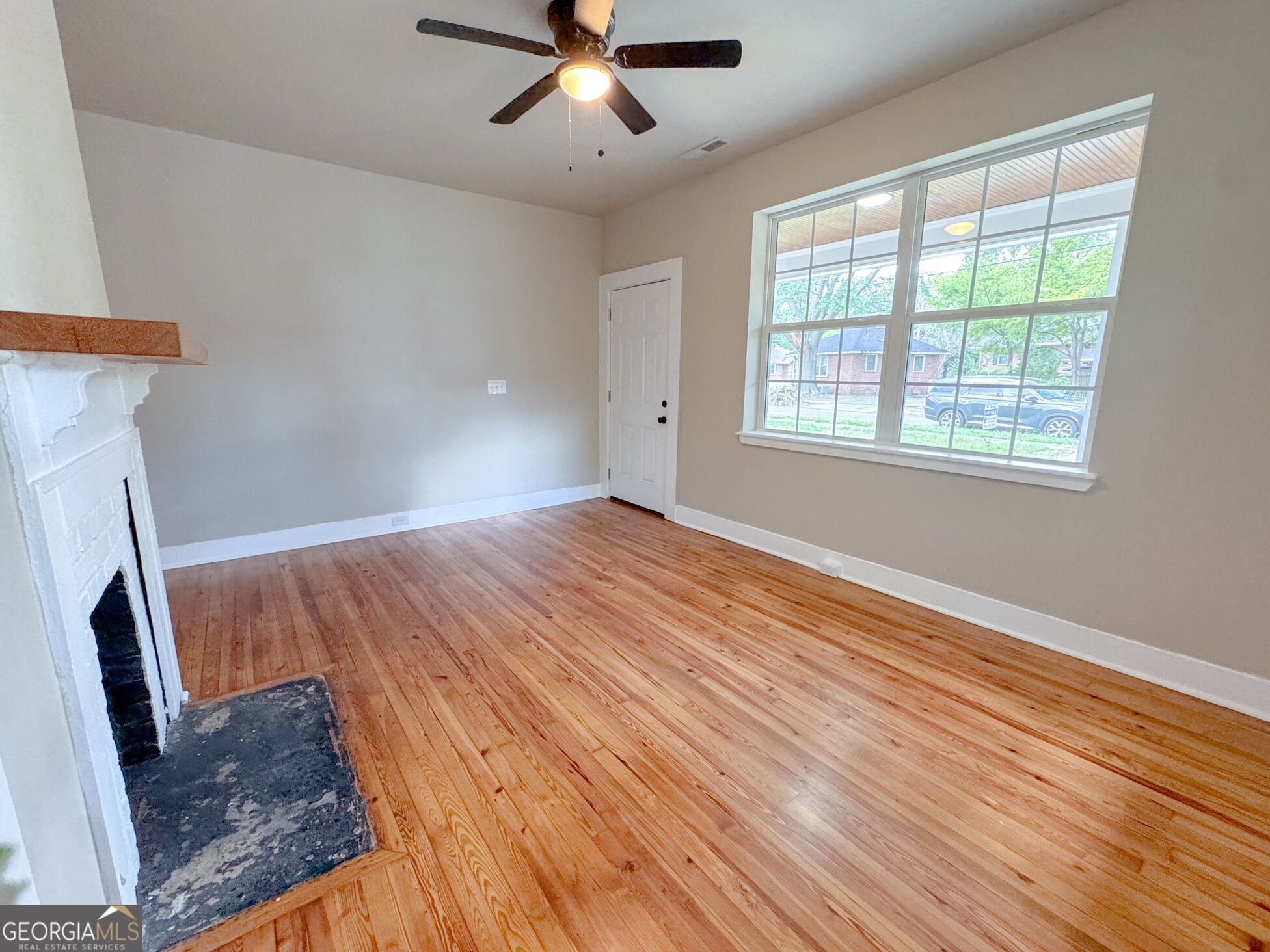 5 Fir Street Ne Property Photo 3