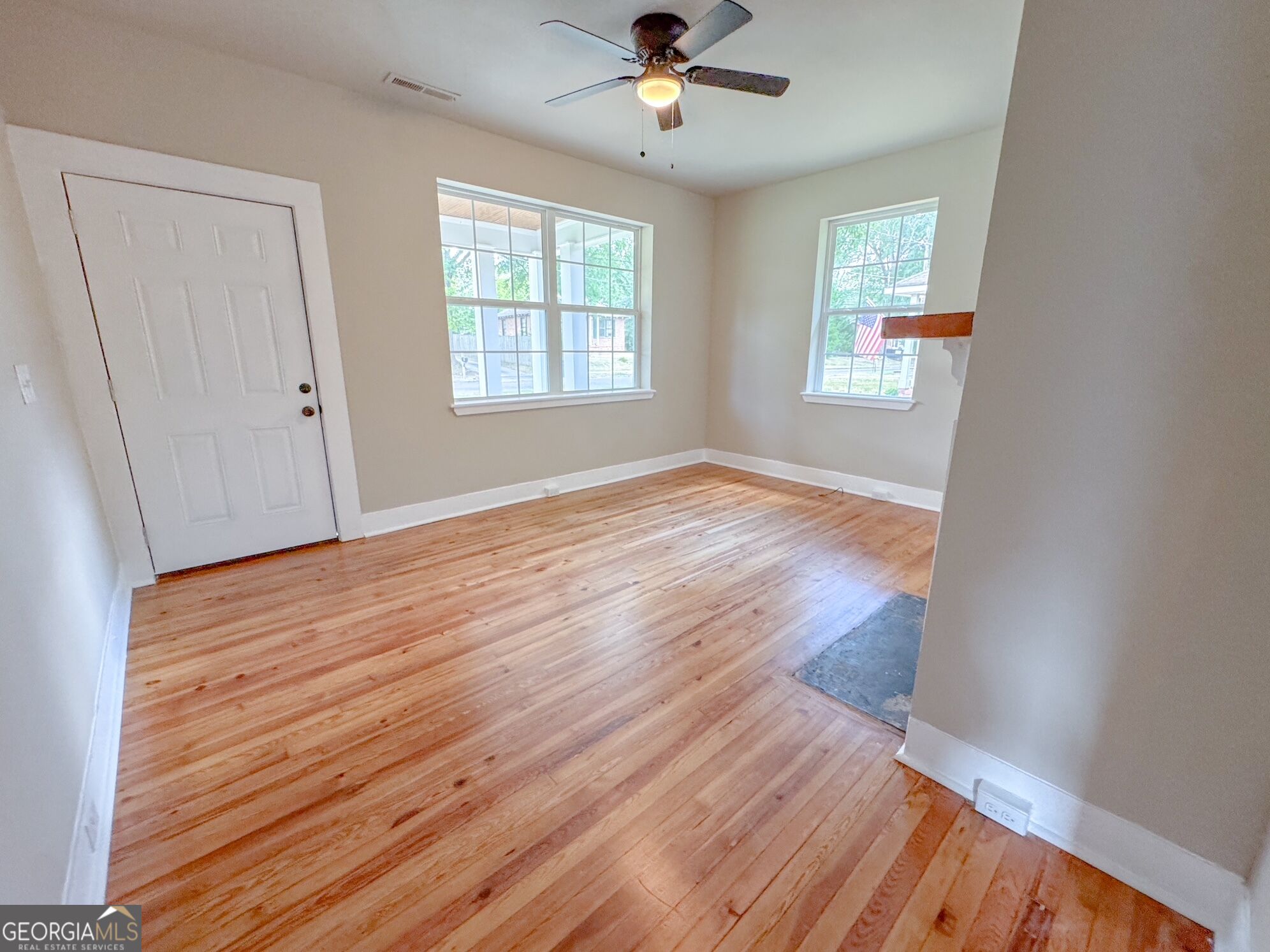 5 Fir Street Ne Property Photo 4