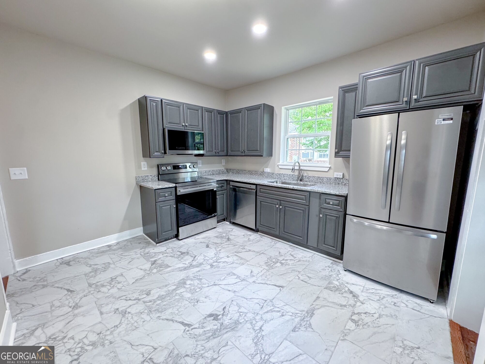 5 Fir Street Ne Property Photo 5
