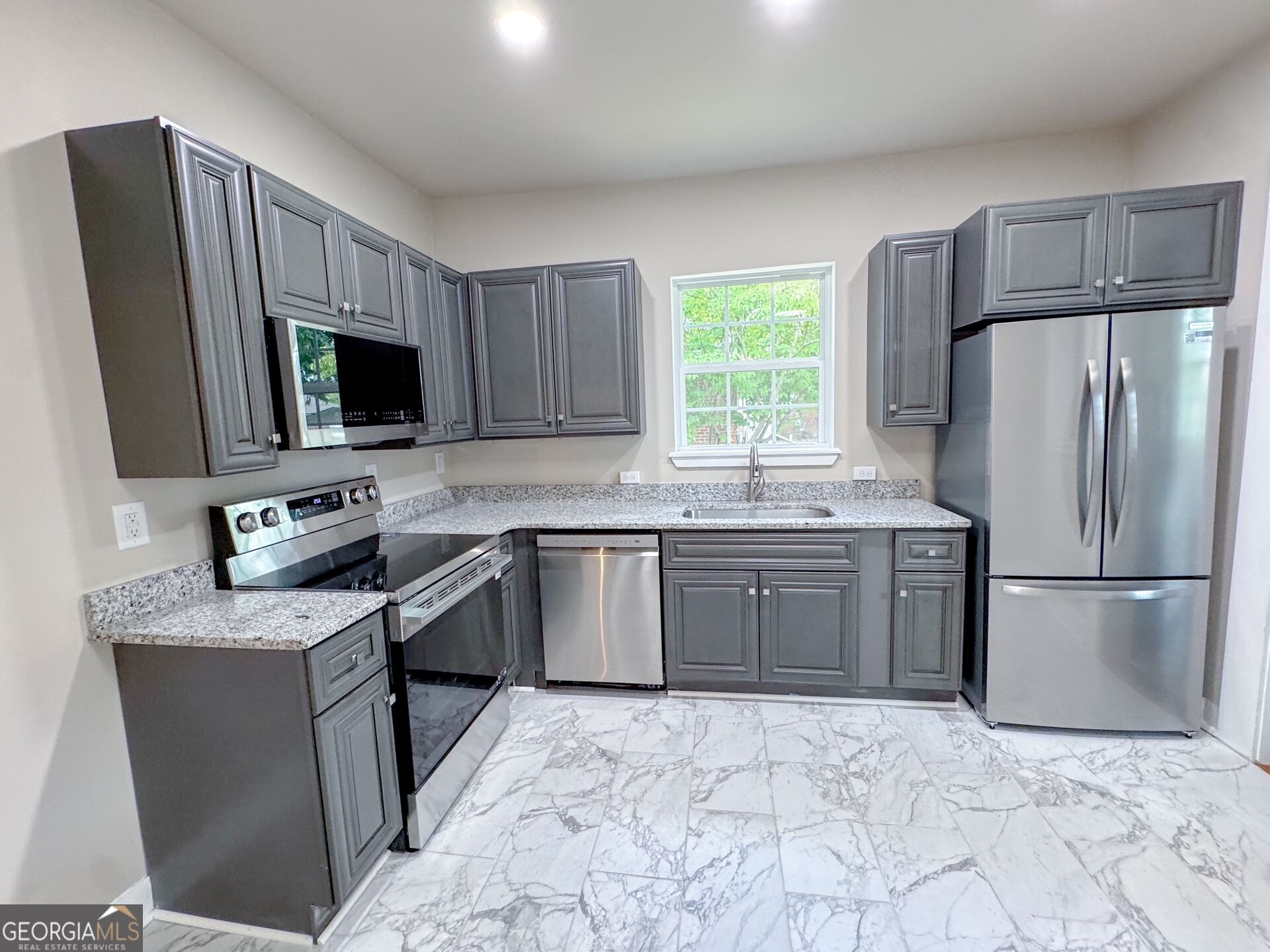 5 Fir Street Ne Property Photo 6