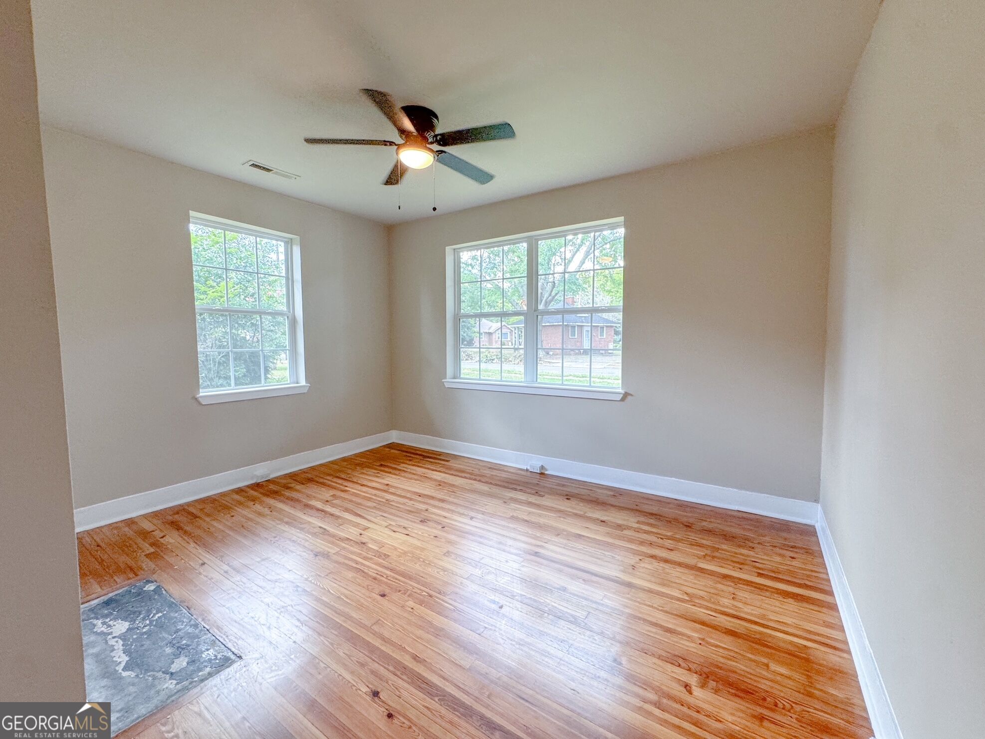 5 Fir Street Ne Property Photo 8